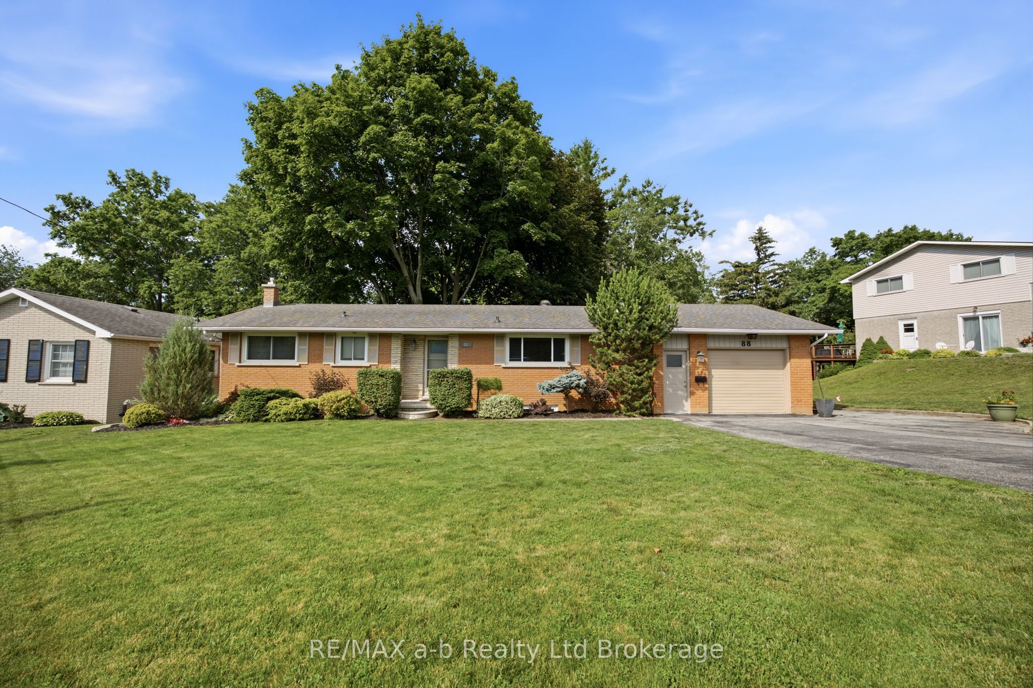 88 Hillside Avenue Property Photo 2
