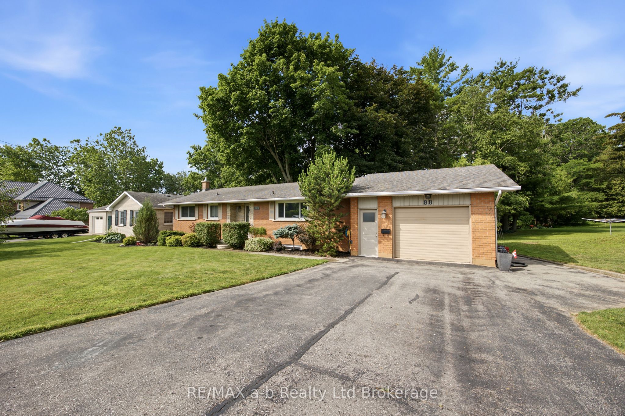 88 Hillside Avenue Property Photo 3