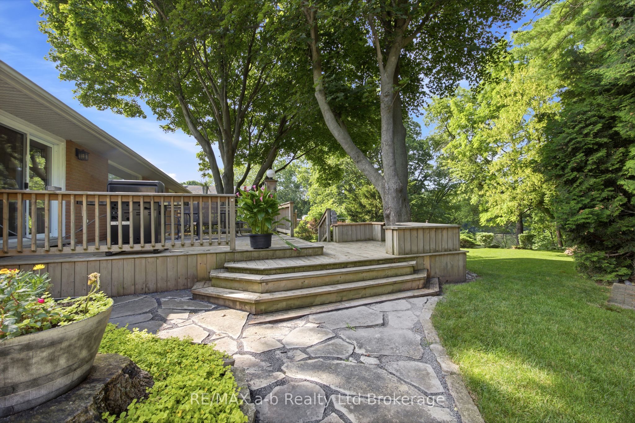 88 Hillside Avenue Property Photo 11