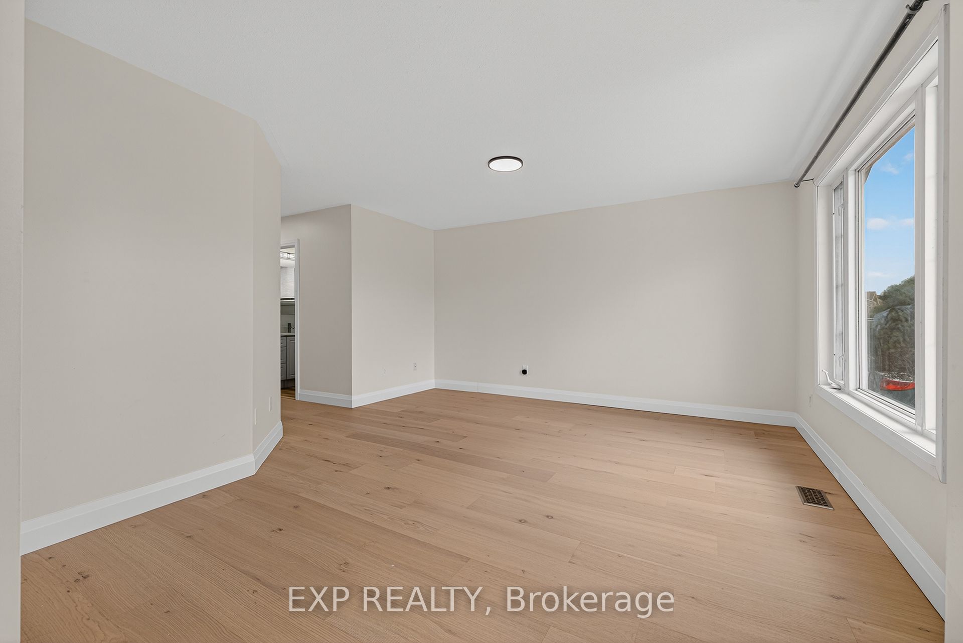 101 Anastasia Crescent Property Photo 2