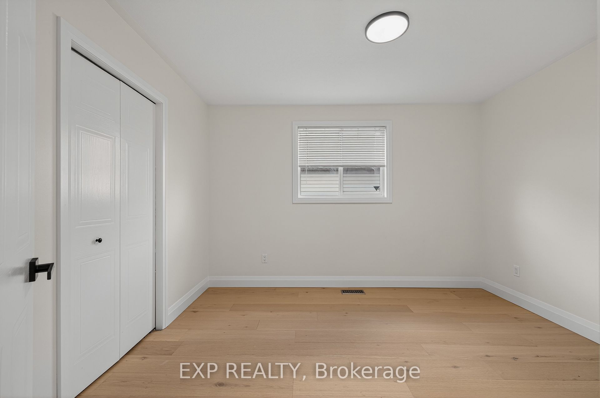 101 Anastasia Crescent Property Photo 10