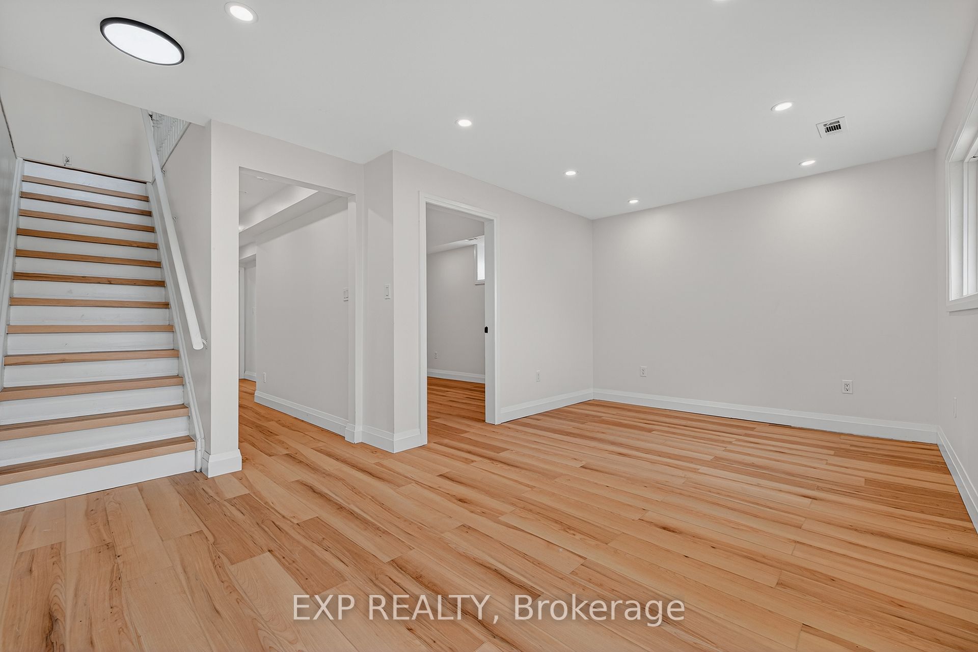 101 Anastasia Crescent Property Photo 14