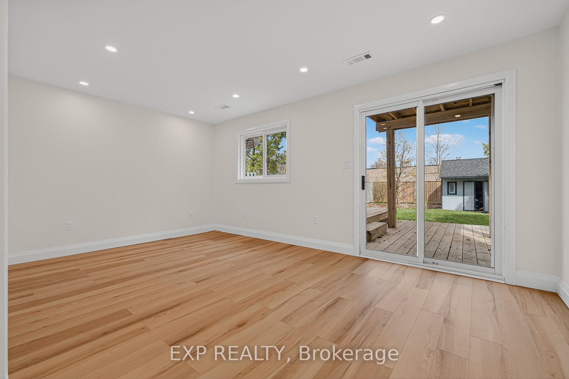 101 Anastasia Crescent Property Photo 15