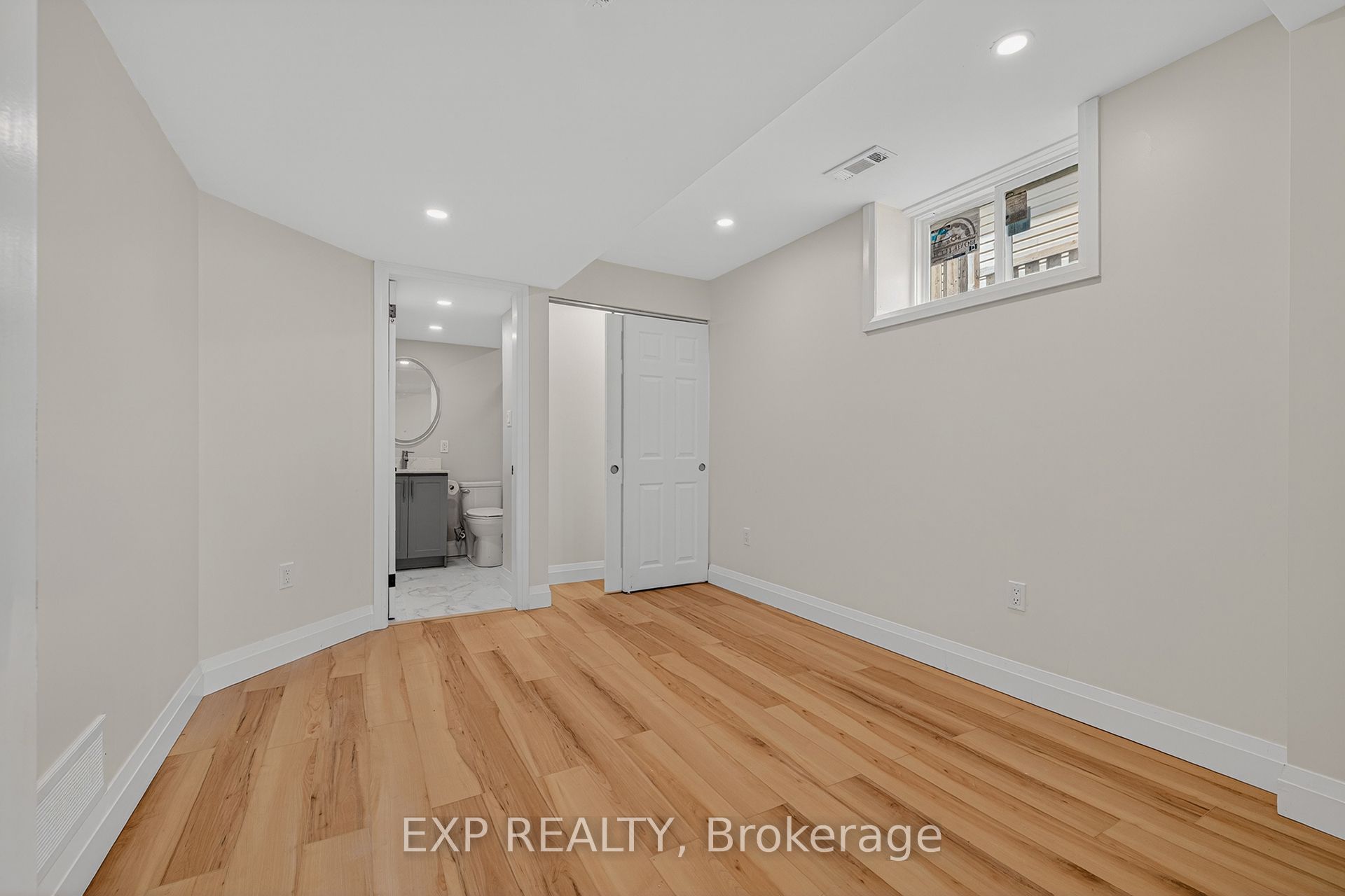101 Anastasia Crescent Property Photo 17