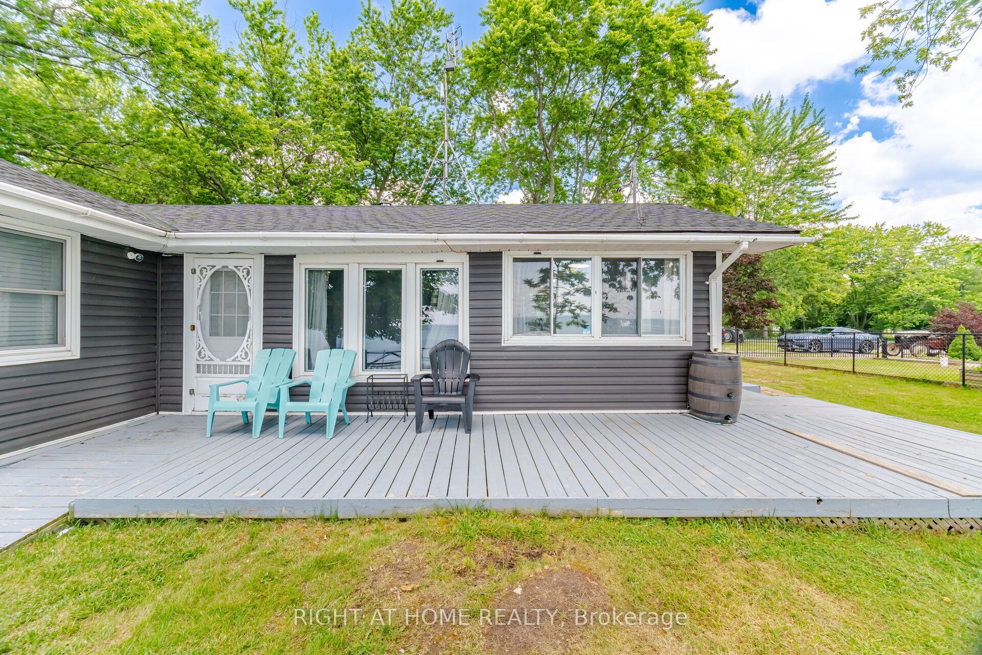 33 Derner Line Property Photo 9
