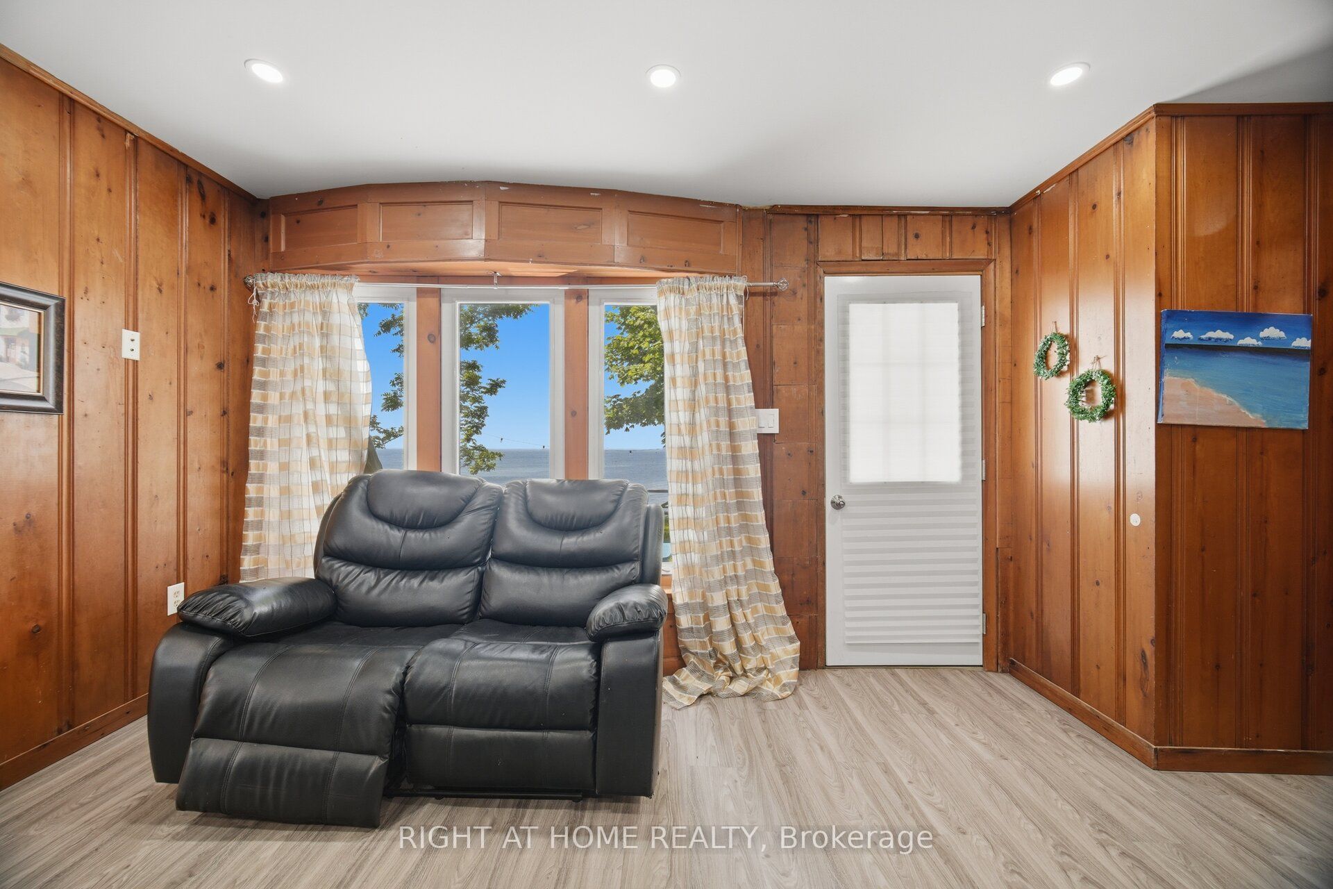 33 Derner Line Property Photo 17