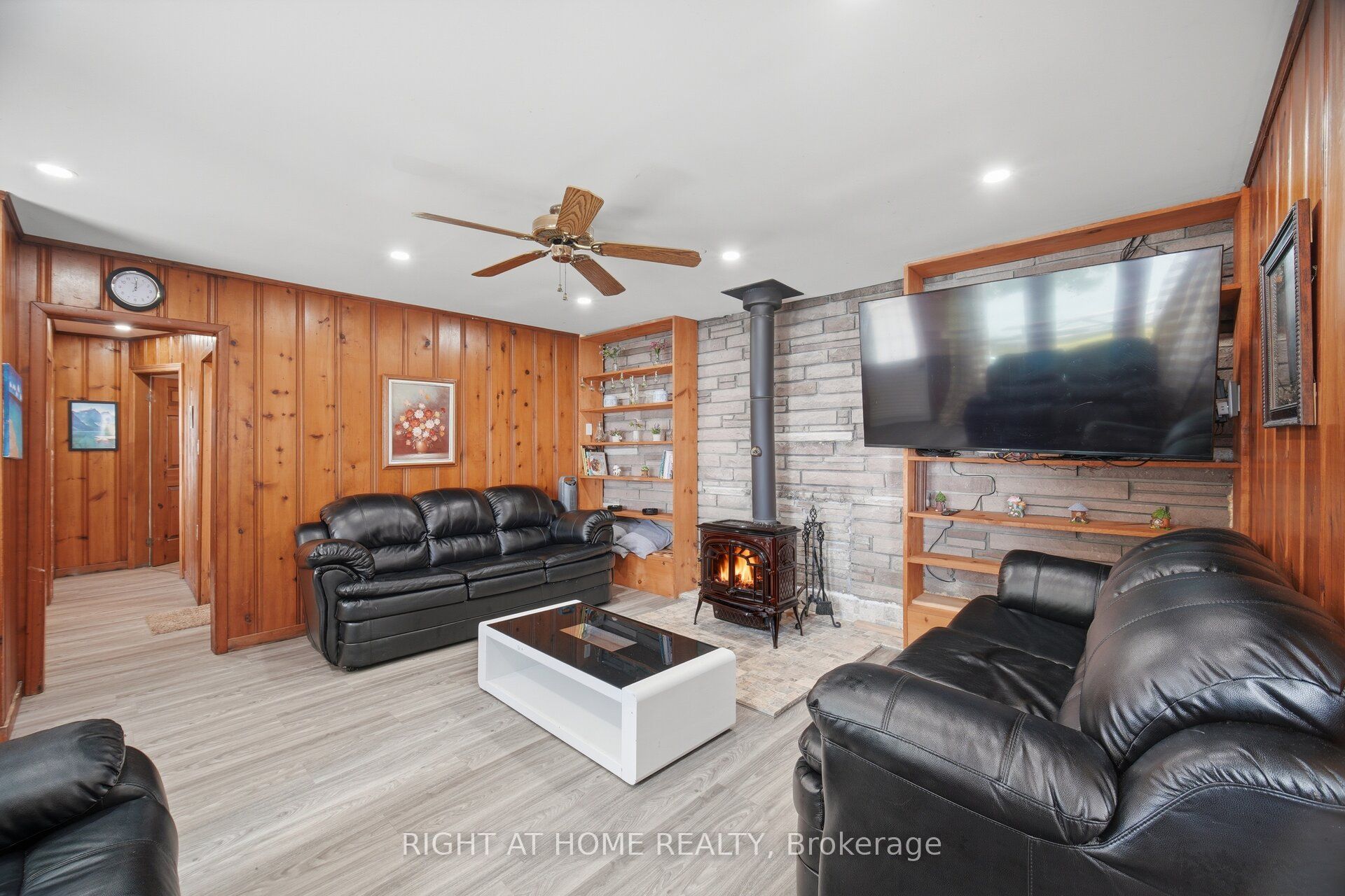 33 Derner Line Property Photo 32