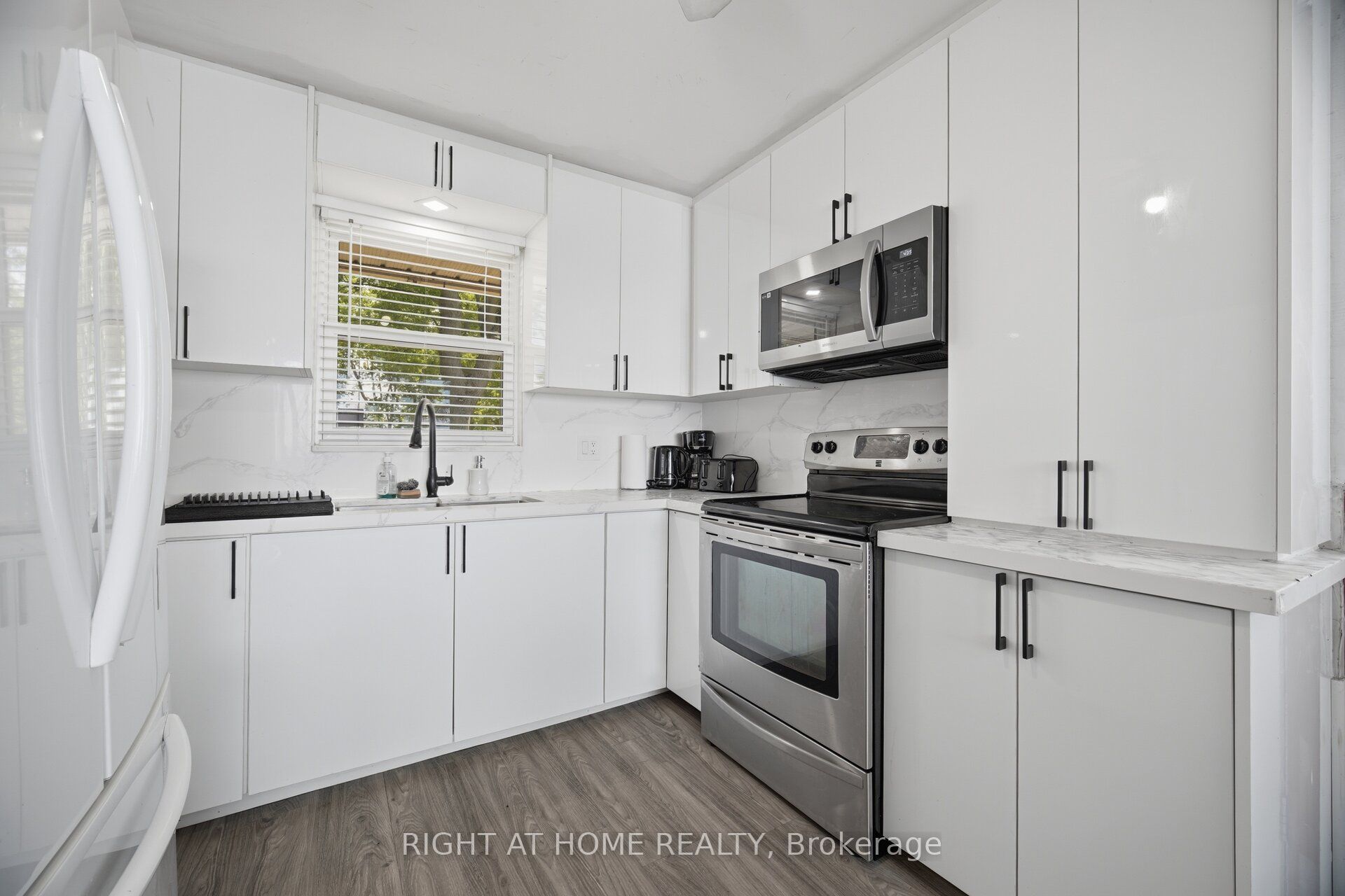 33 Derner Line Property Photo 34