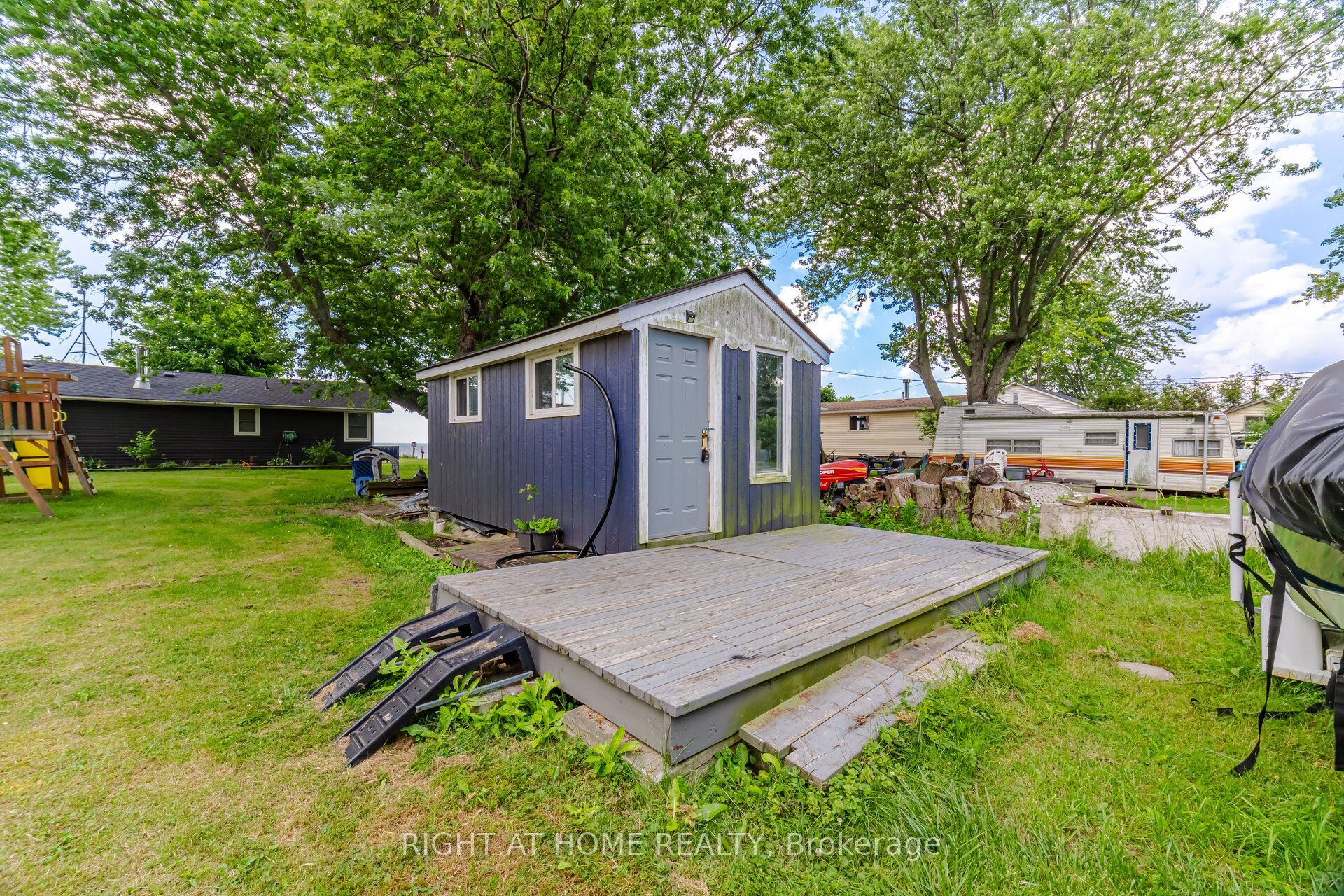 33 Derner Line Property Photo 45