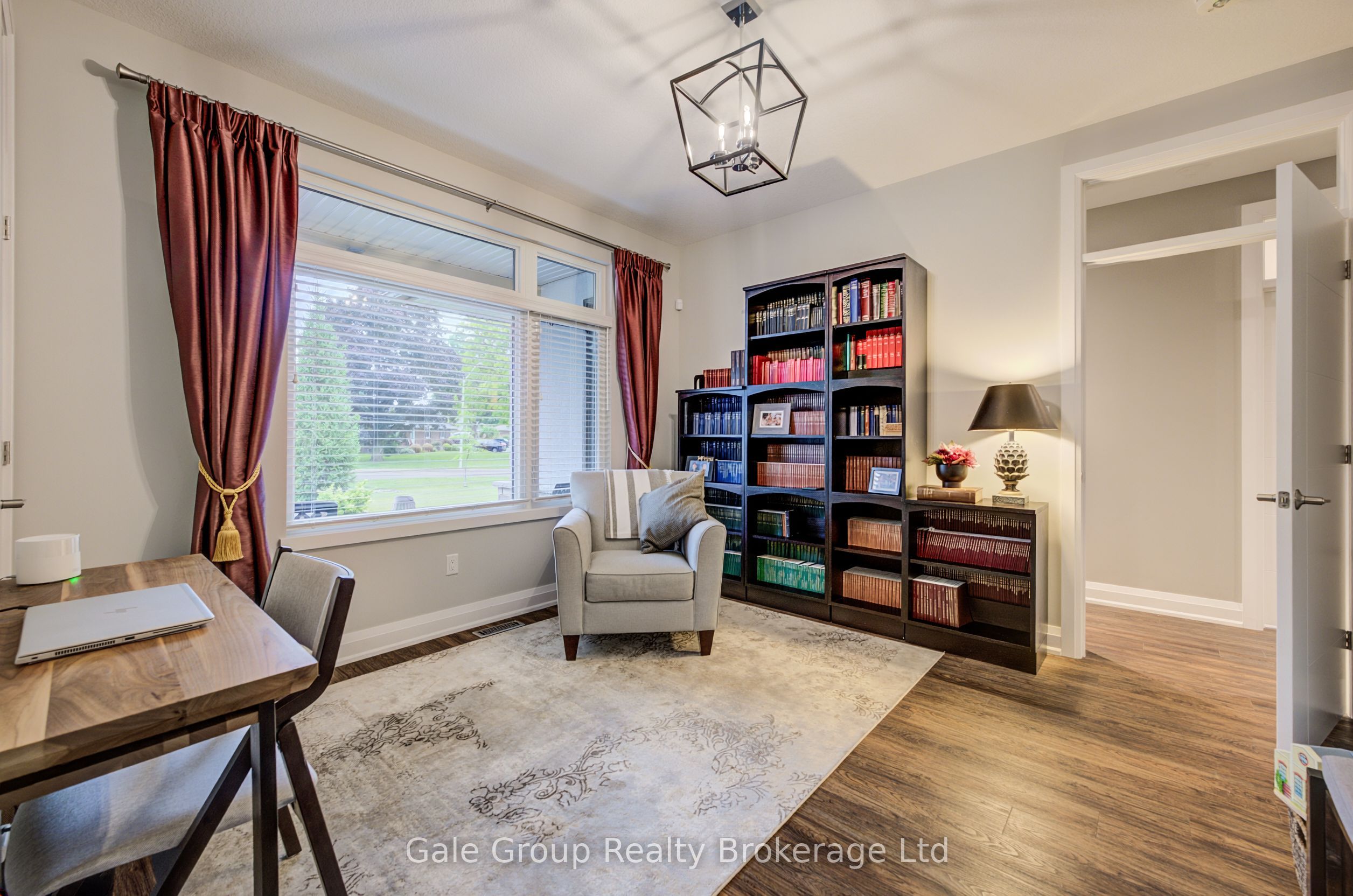 8 Pittock Park Road Property Photo 5