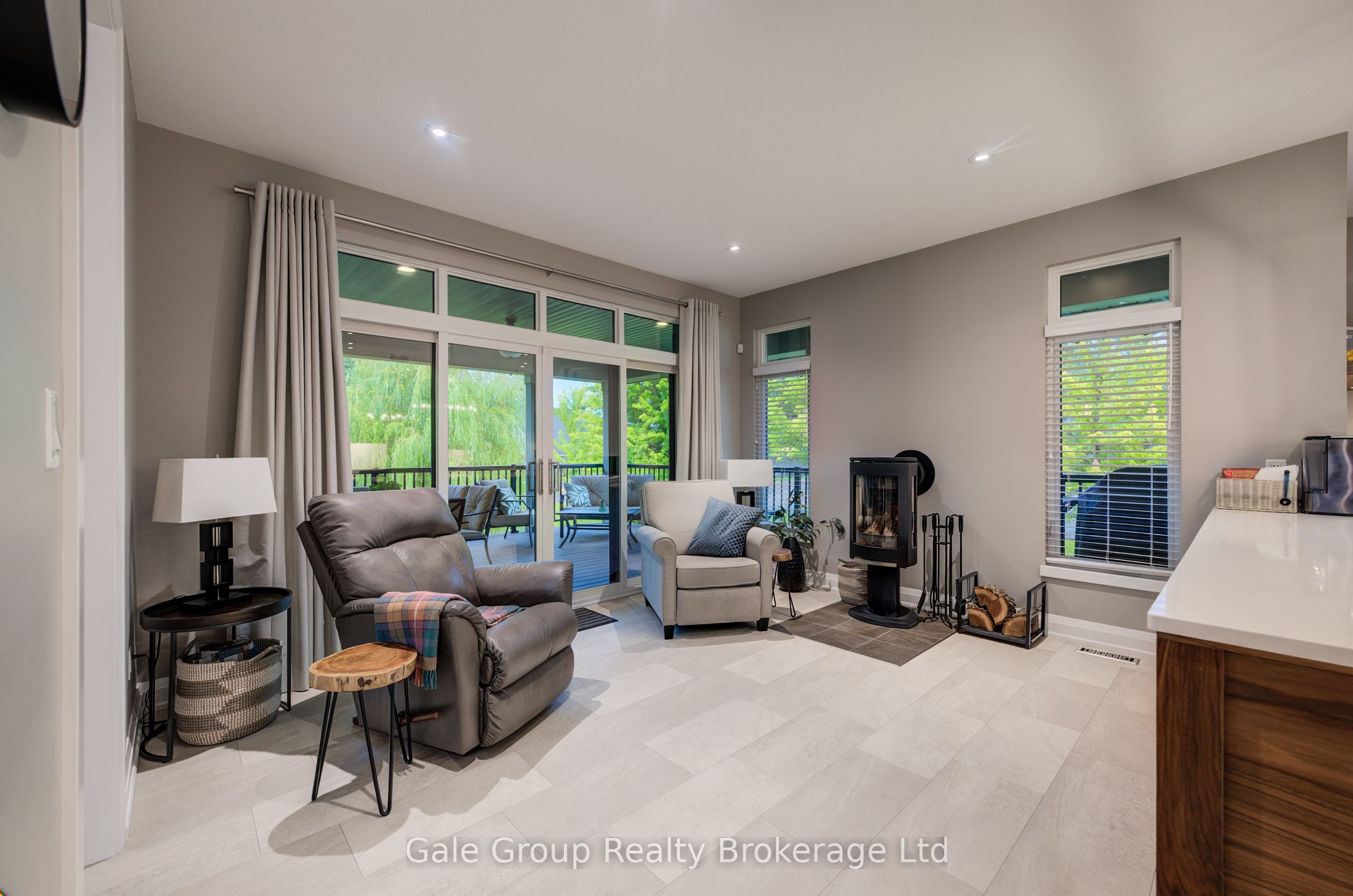 8 Pittock Park Road Property Photo 16