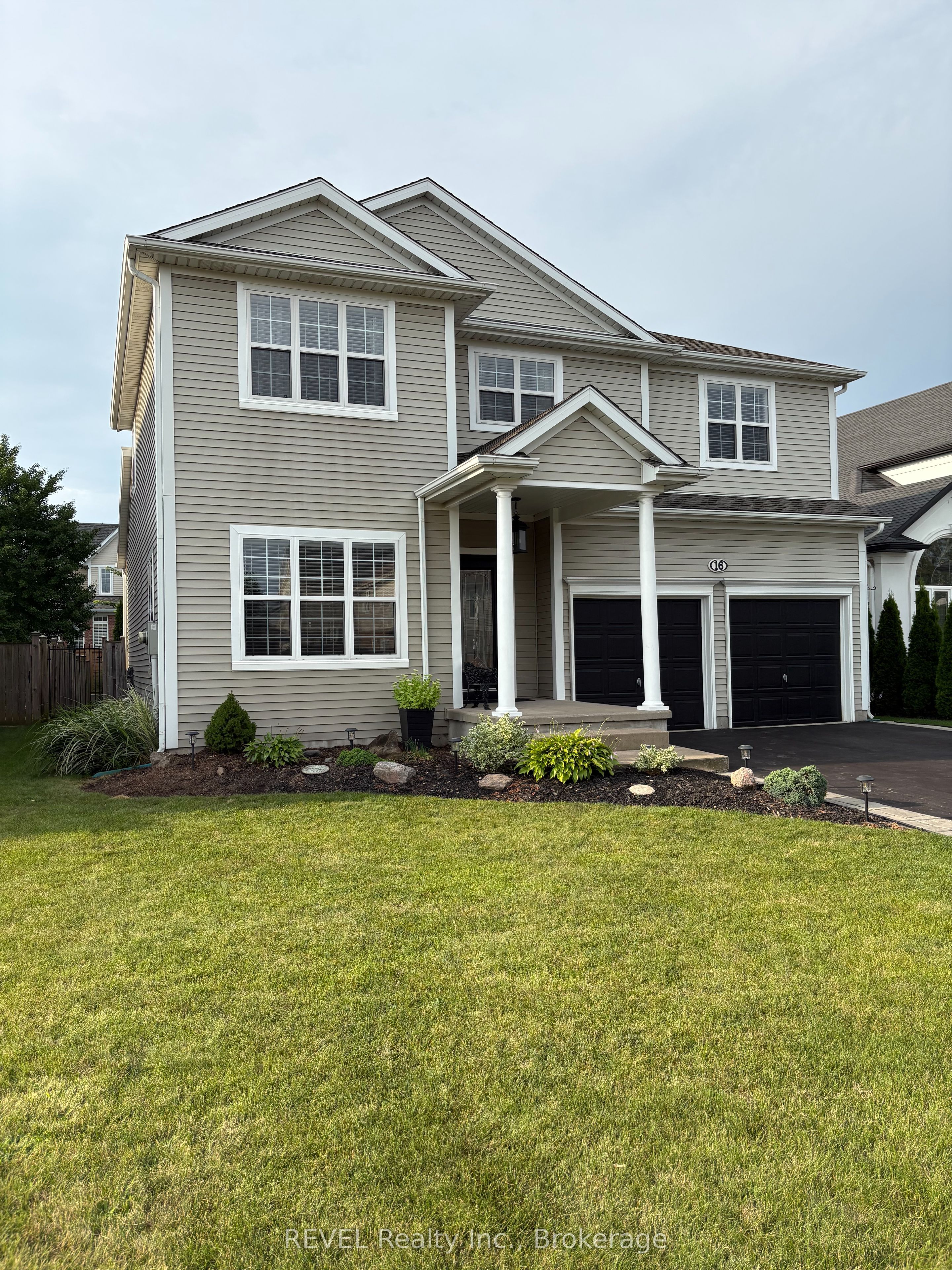 16 Maracay Way Property Photo 3