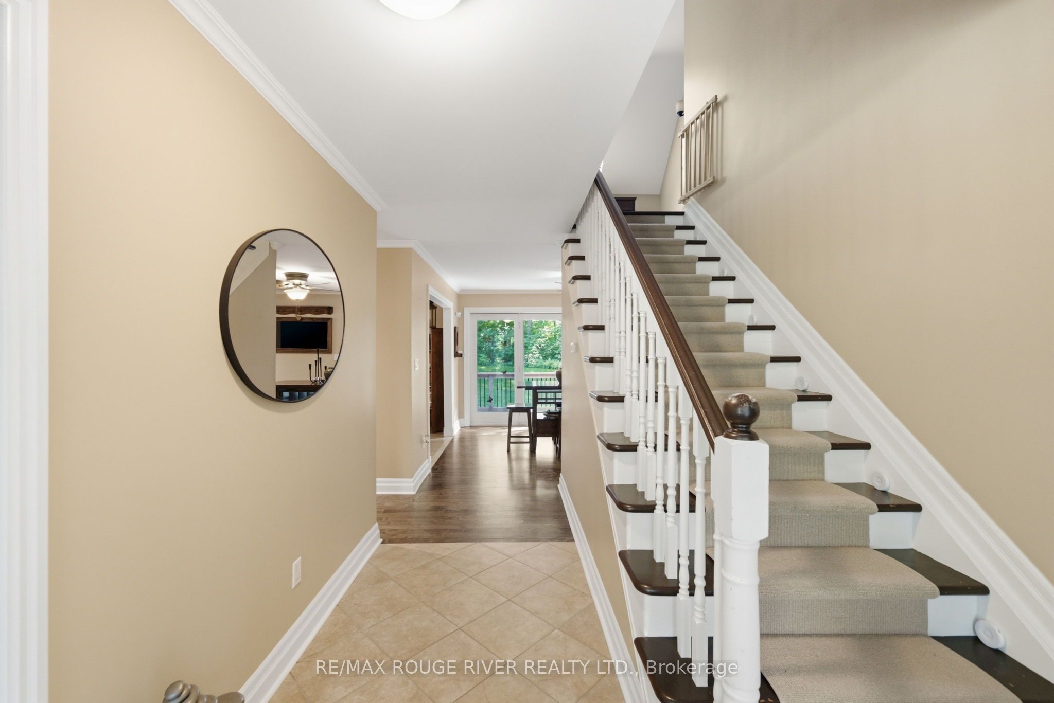 2774 Les Davey Road Property Photo 7