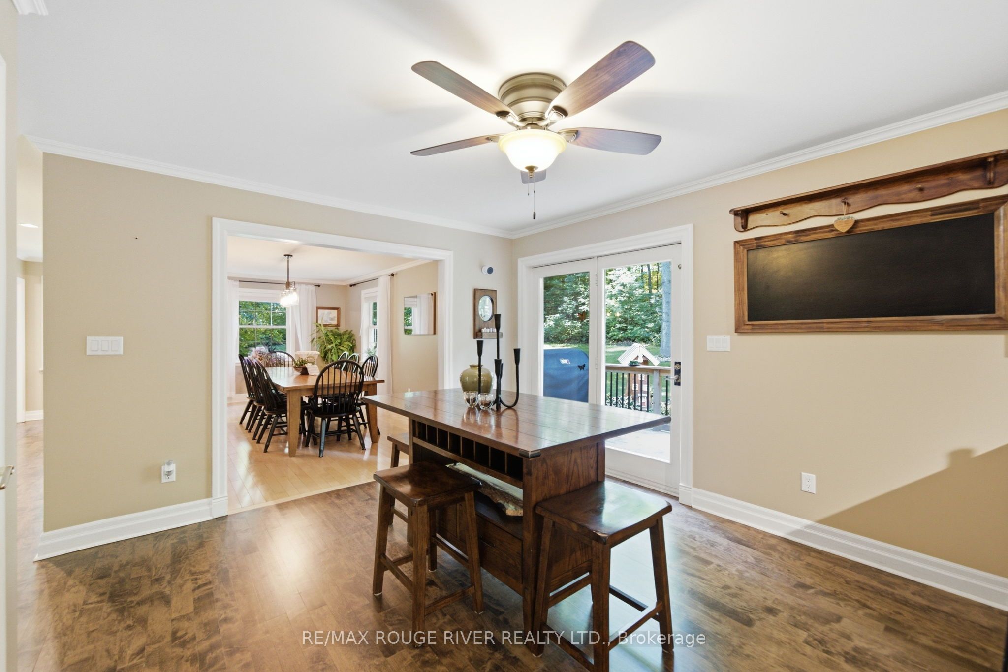2774 Les Davey Road Property Photo 16