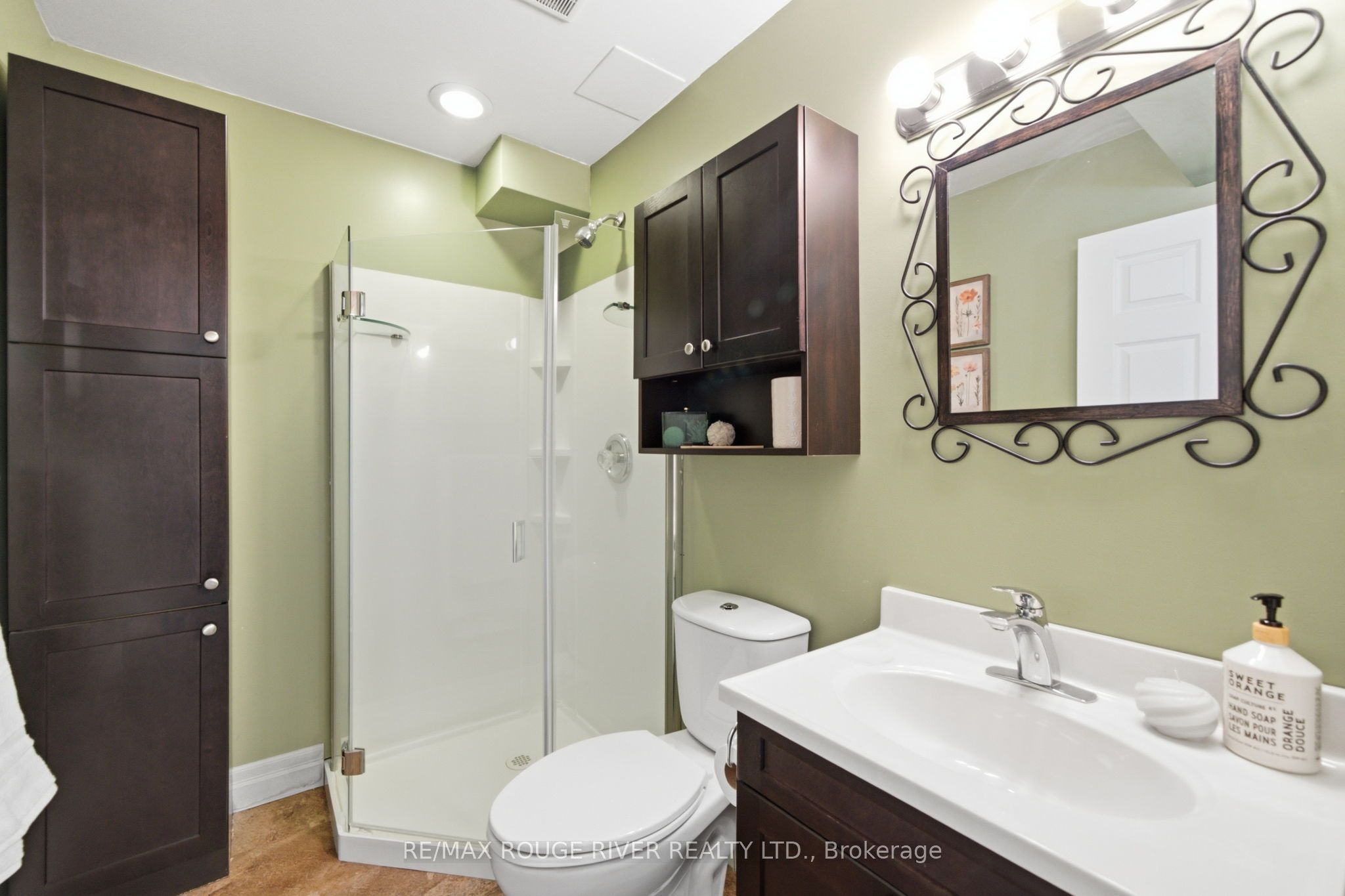 2774 Les Davey Road Property Photo 34