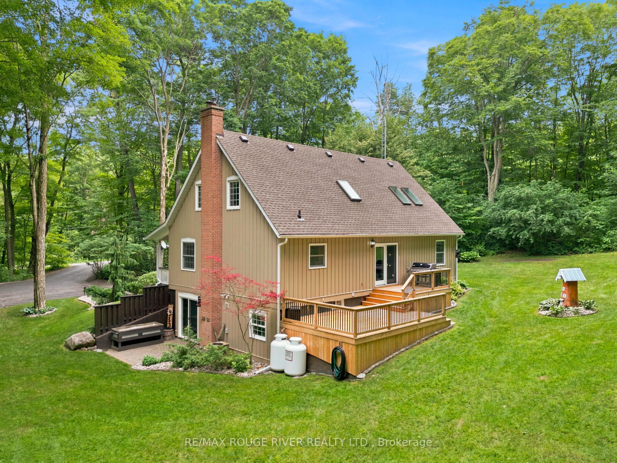 2774 Les Davey Road Property Photo 39