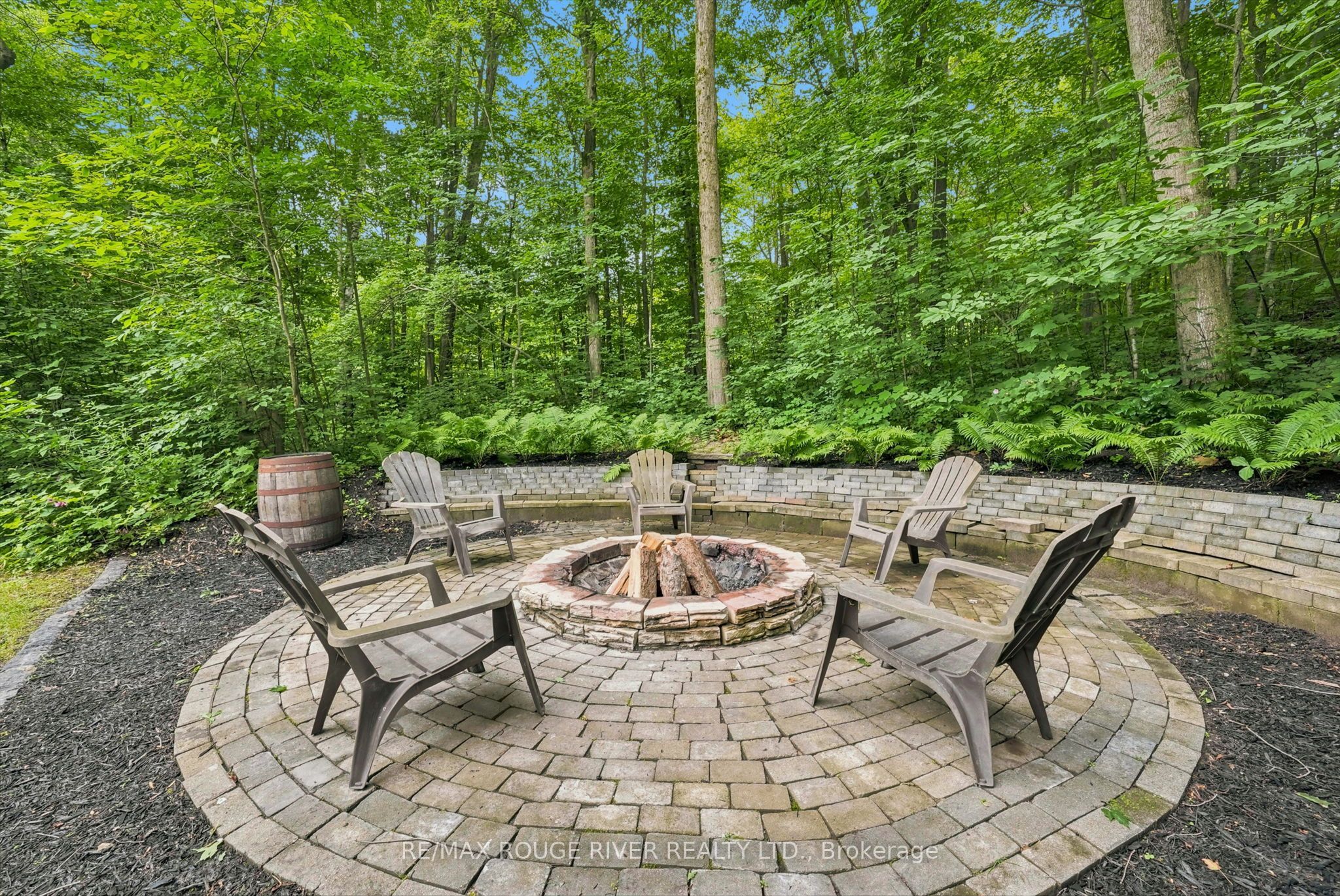 2774 Les Davey Road Property Photo 43