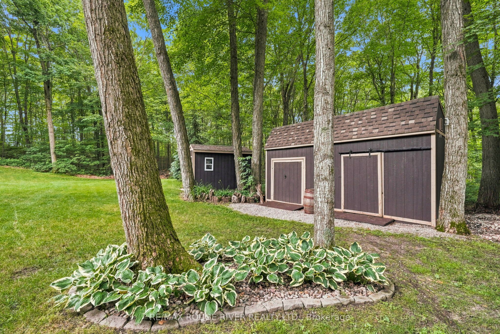 2774 Les Davey Road Property Photo 45