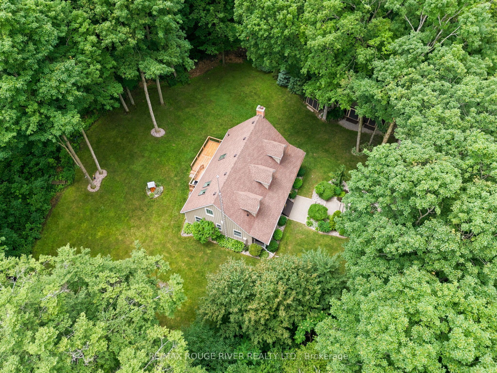 2774 Les Davey Road Property Photo 47