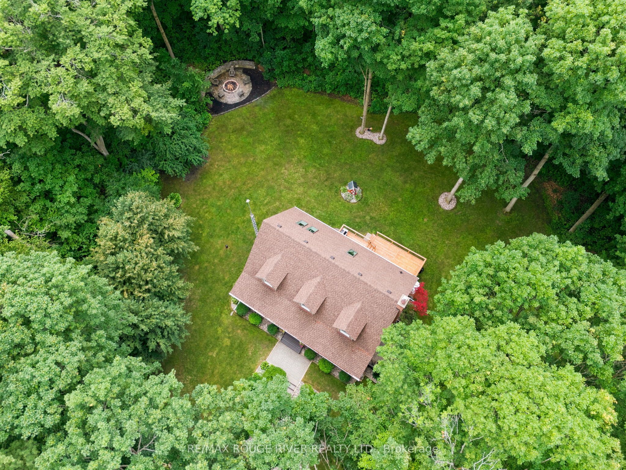 2774 Les Davey Road Property Photo 48
