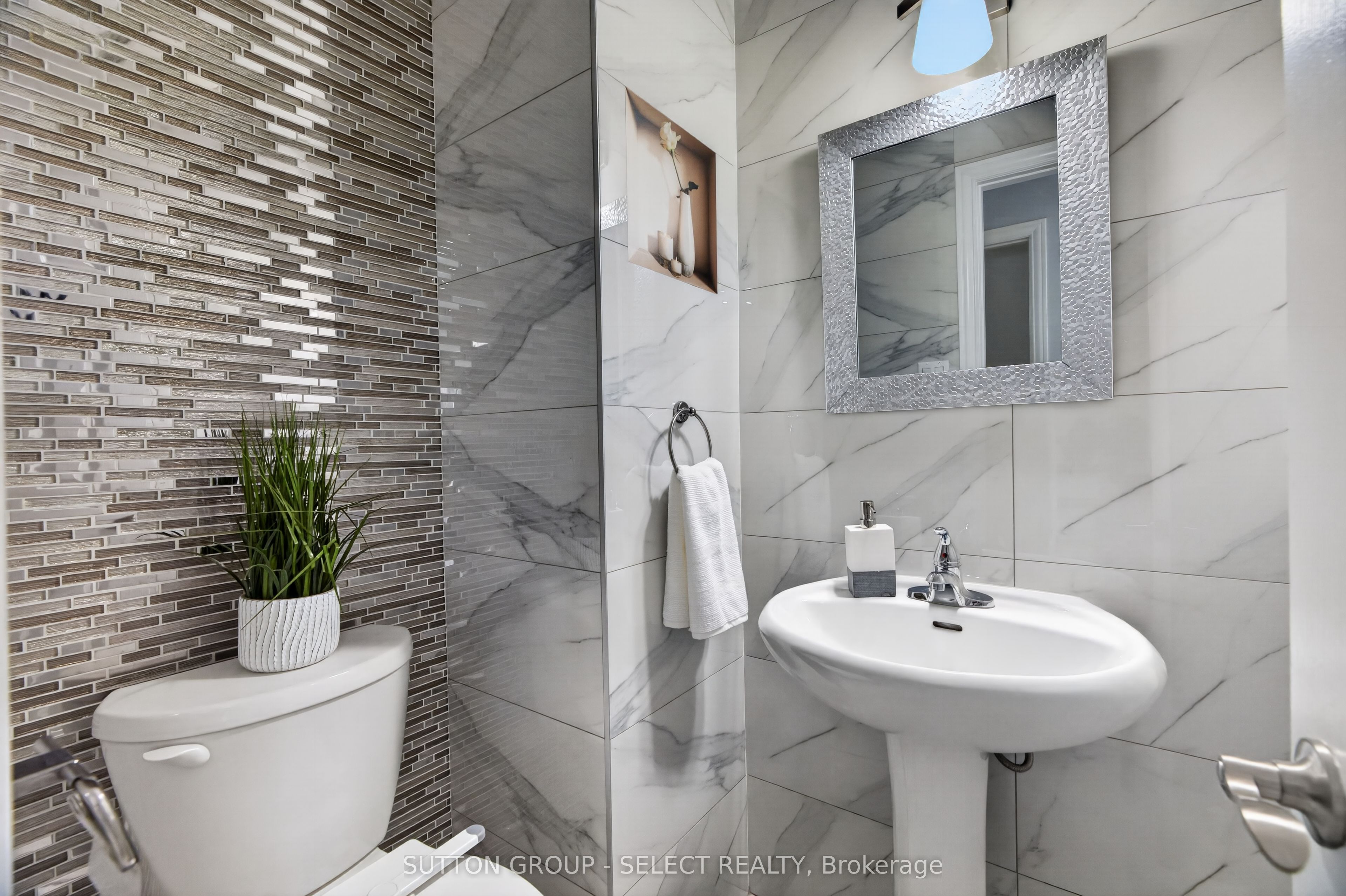 665 Woodcrest Boulevard Property Photo 8