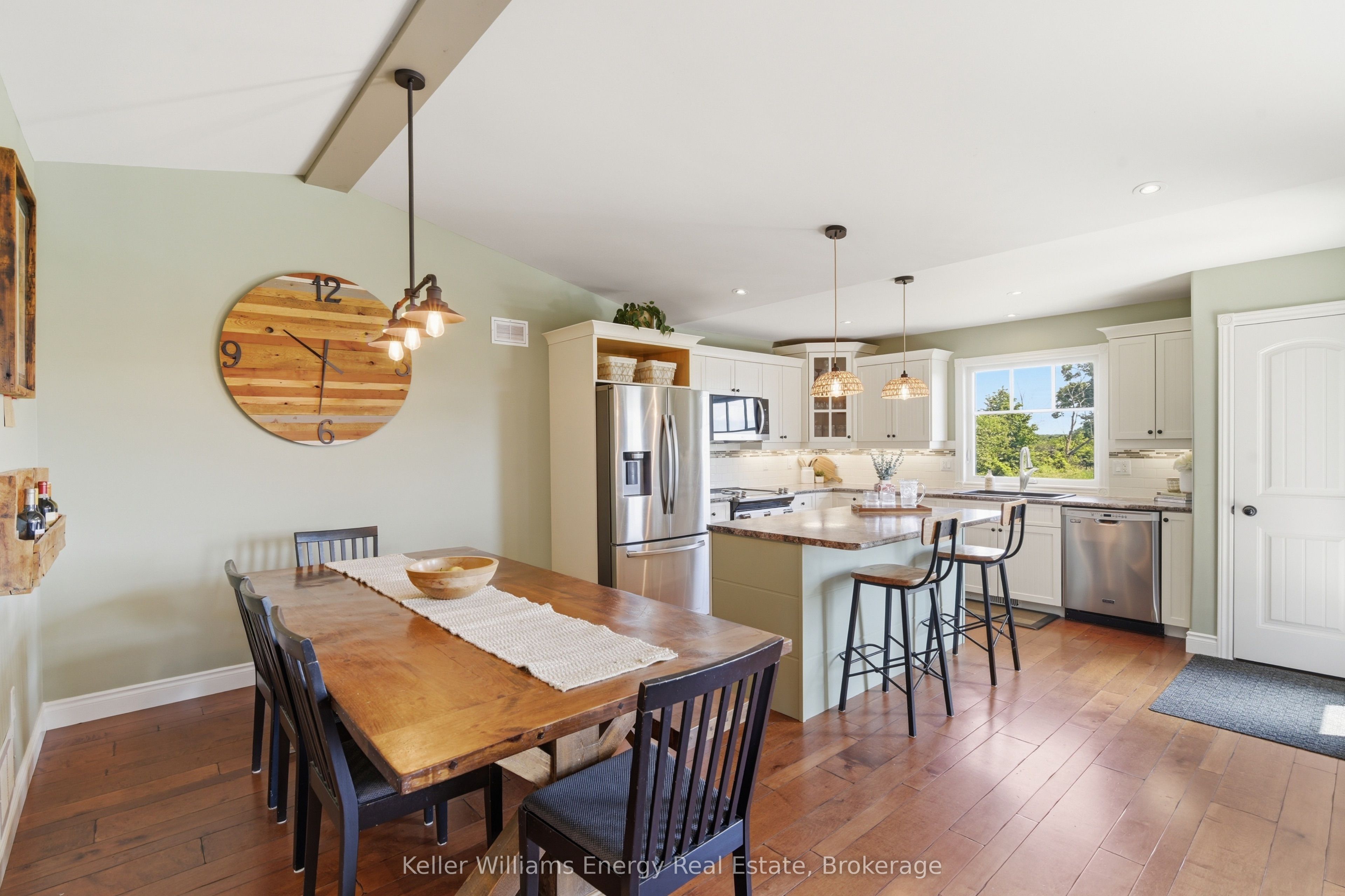 937 Payne Line Road E Property Photo 14