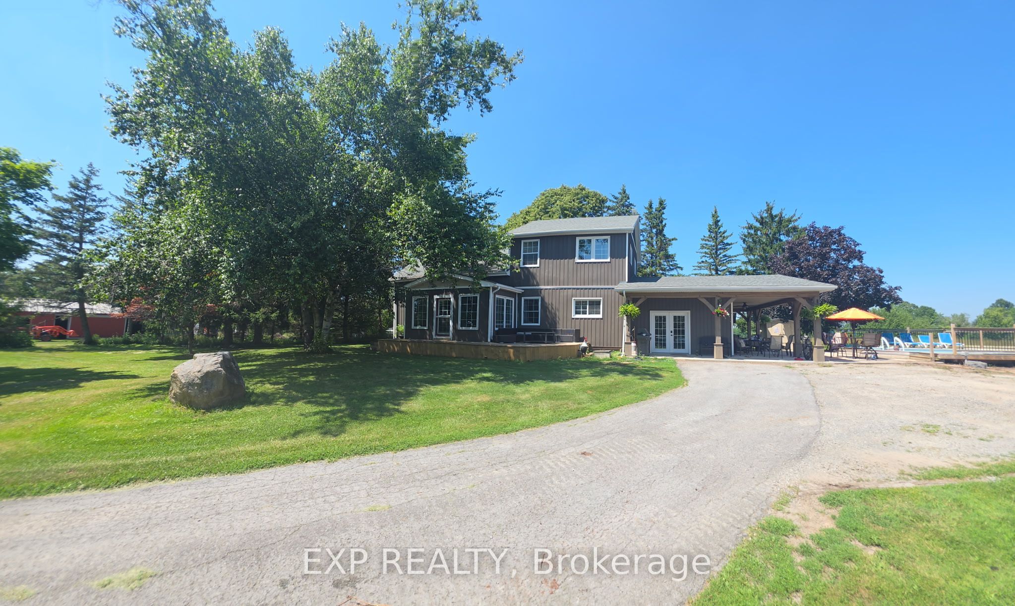 9043 Ridge Road Property Photo 1