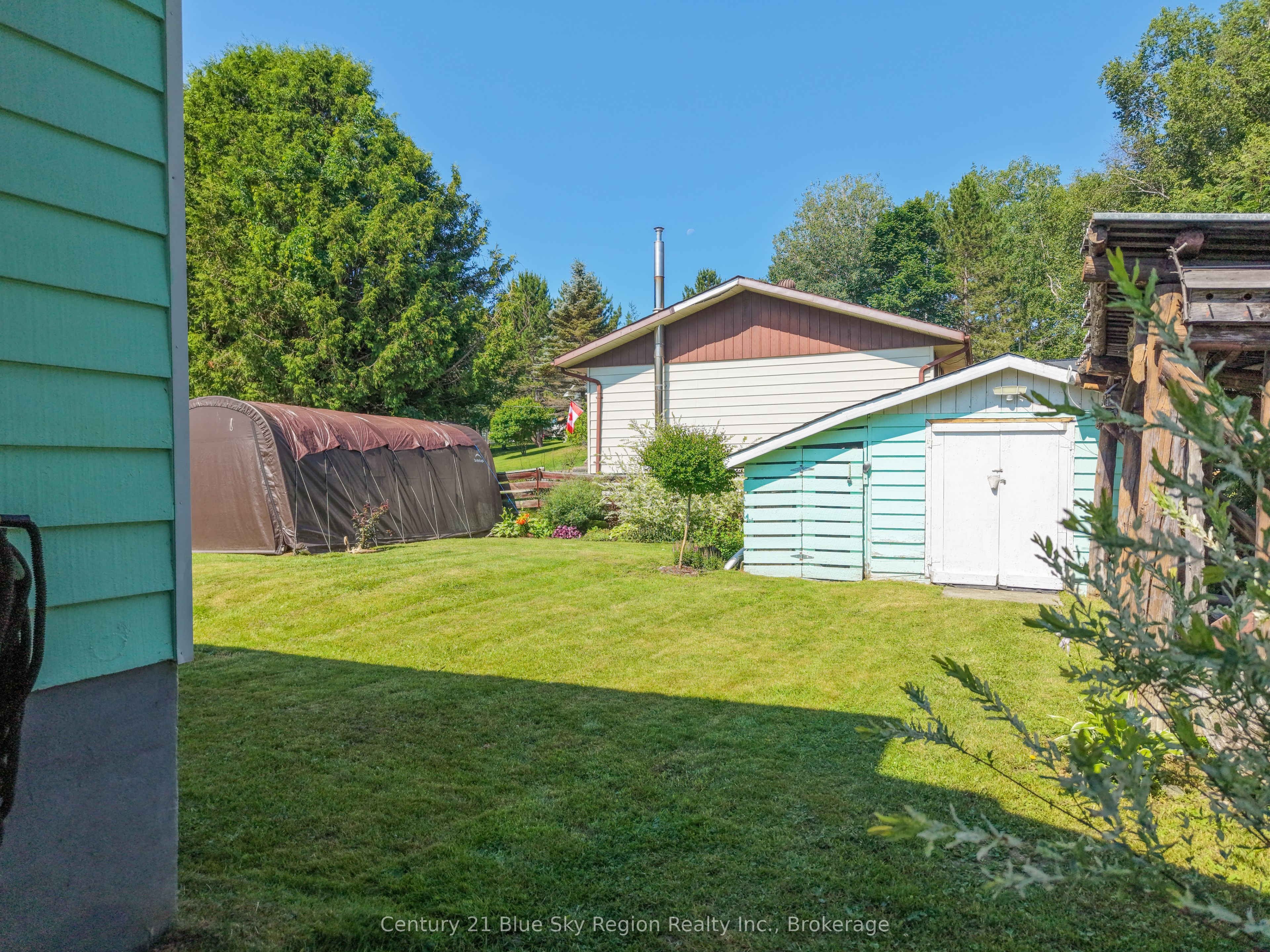80 Spruce Drive Property Photo 3