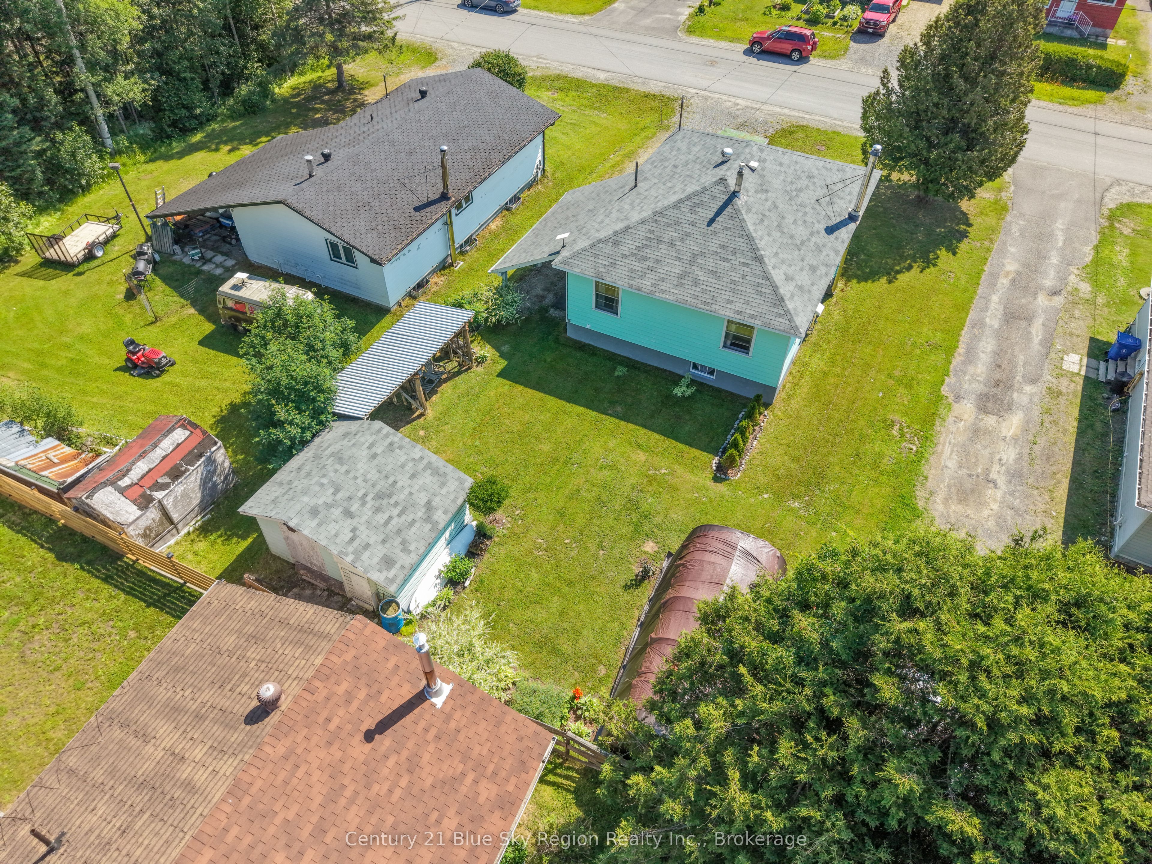 80 Spruce Drive Property Photo 4