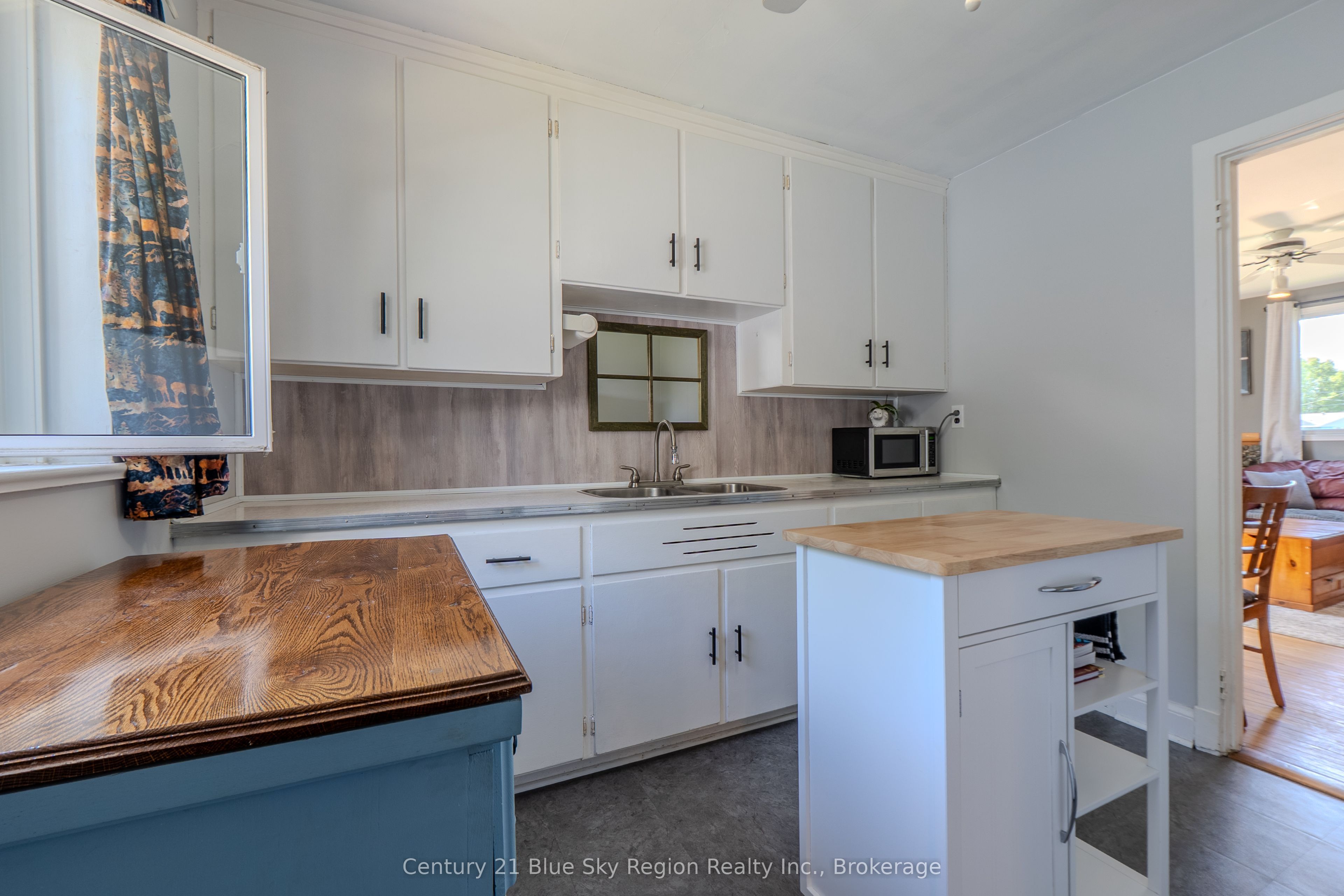 80 Spruce Drive Property Photo 6