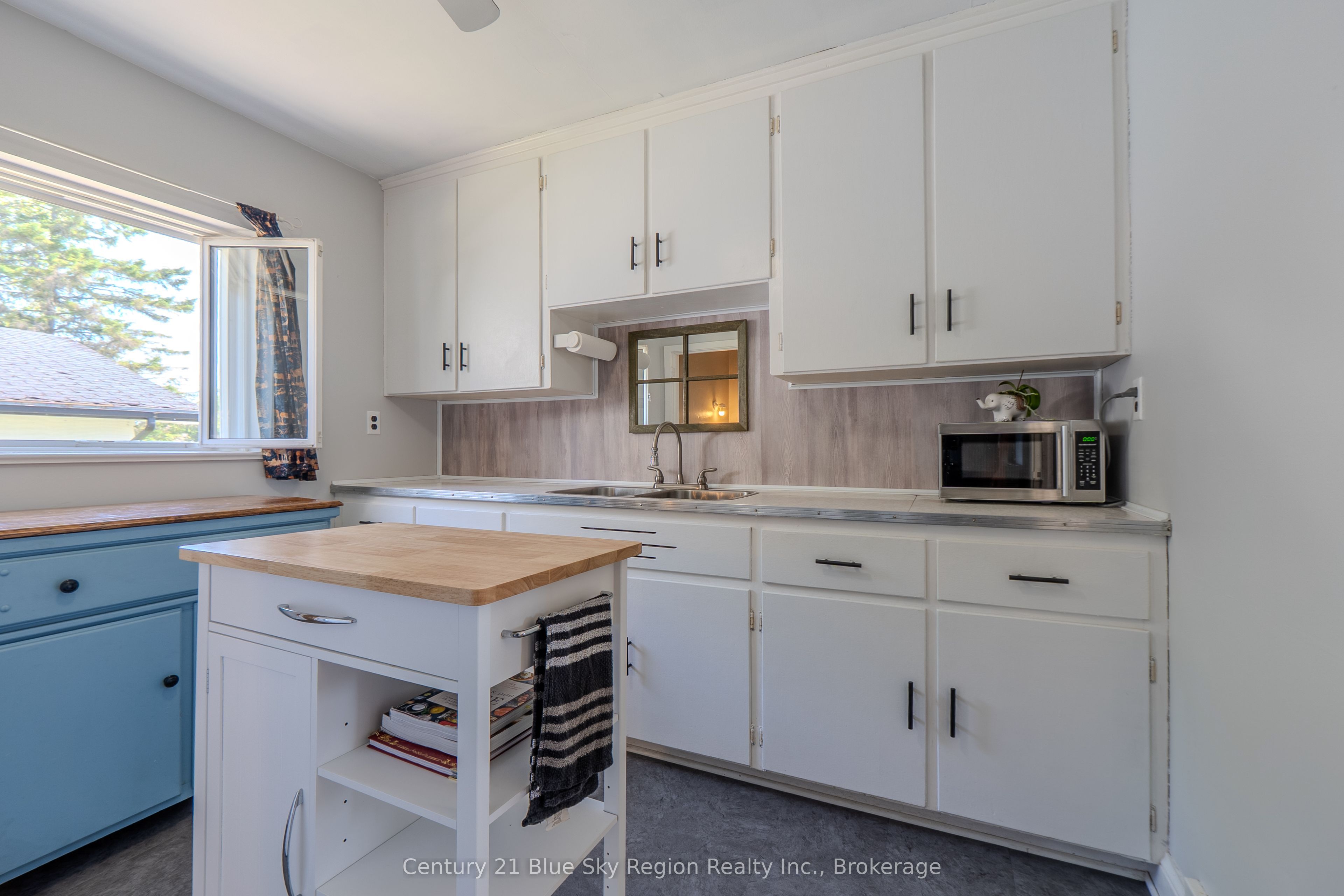80 Spruce Drive Property Photo 7