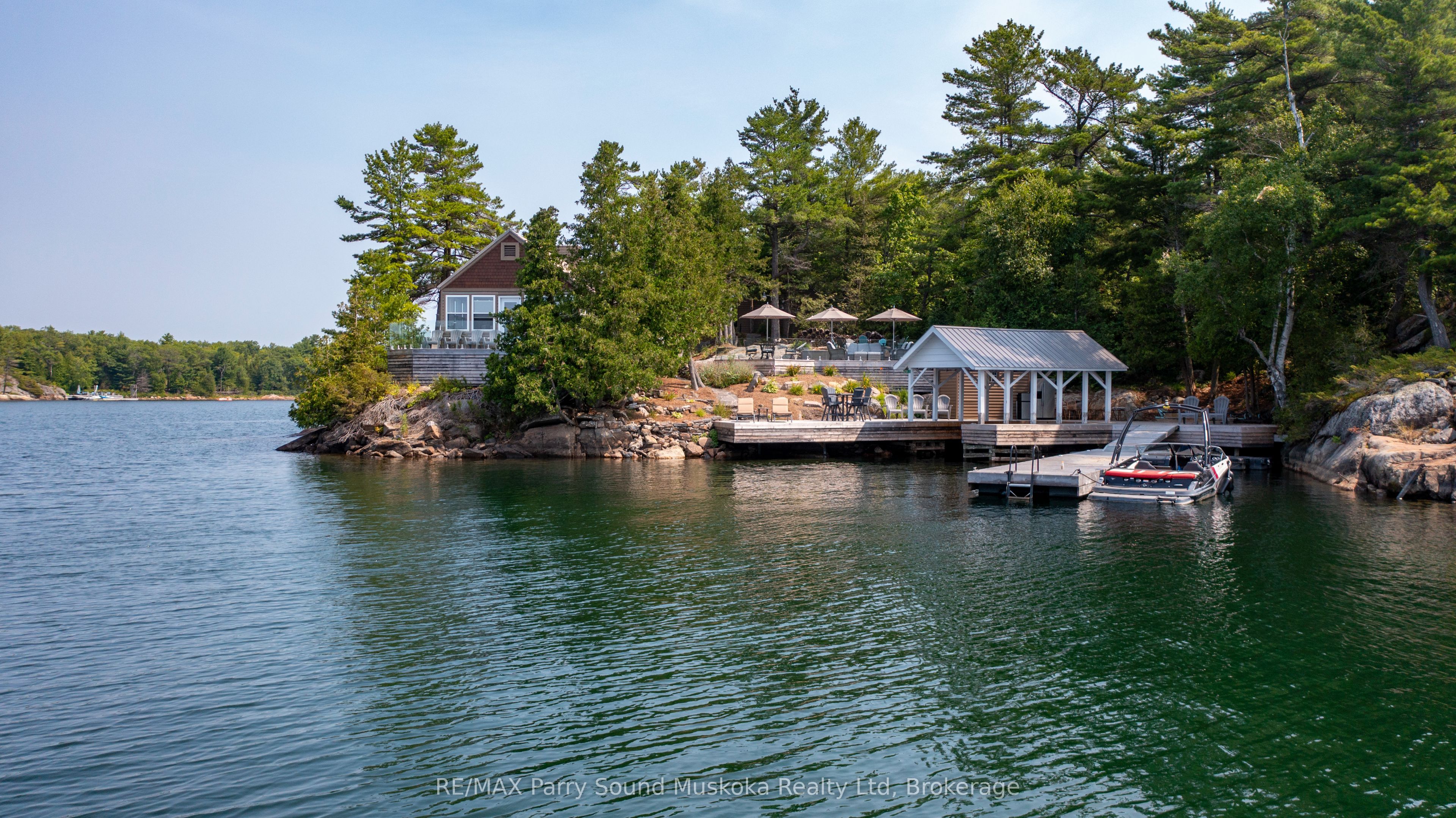 2 A258 Island (lakeside & Blueberry Pt) Property Photo 1