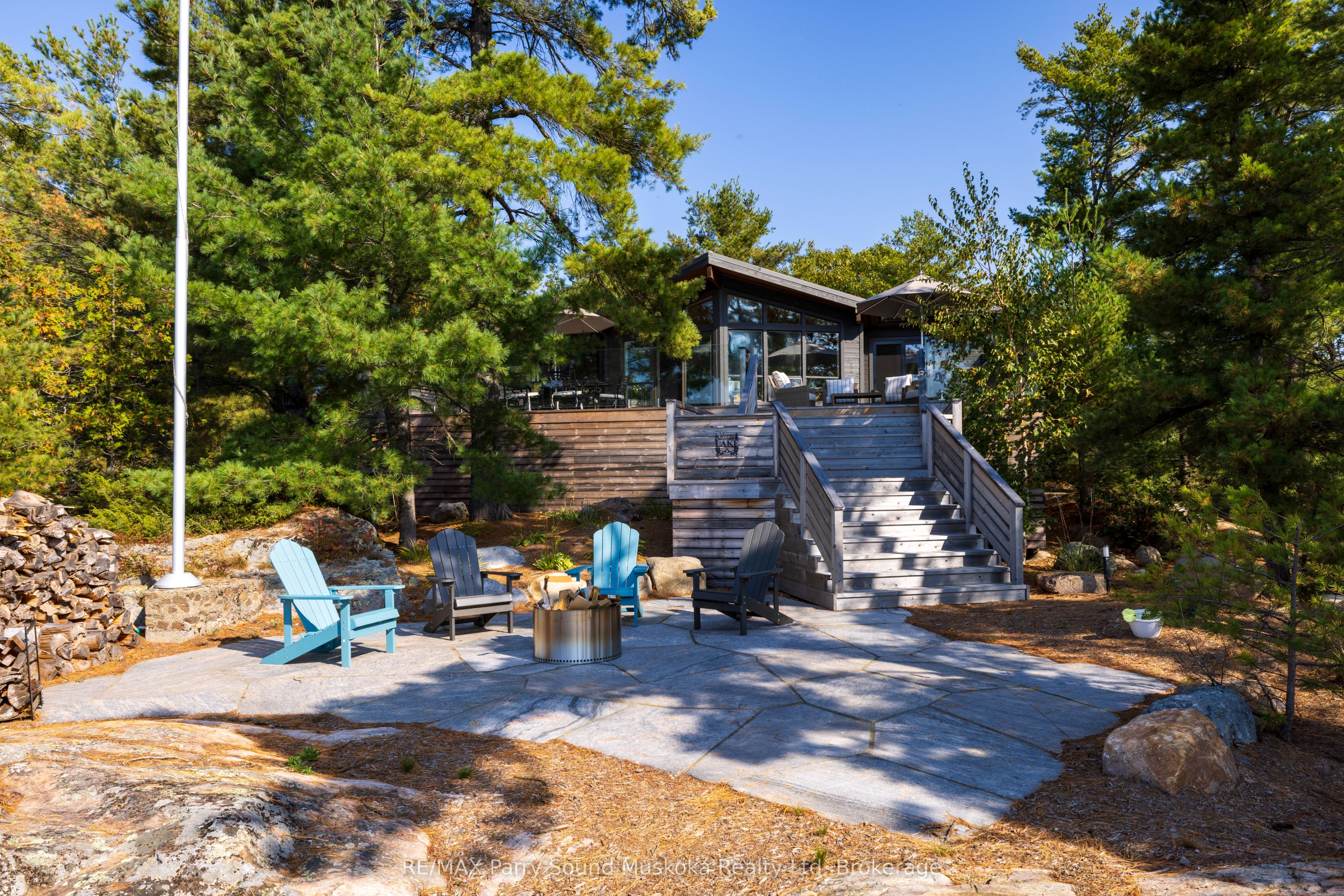 2 A258 Island (lakeside & Blueberry Pt) Property Photo 6
