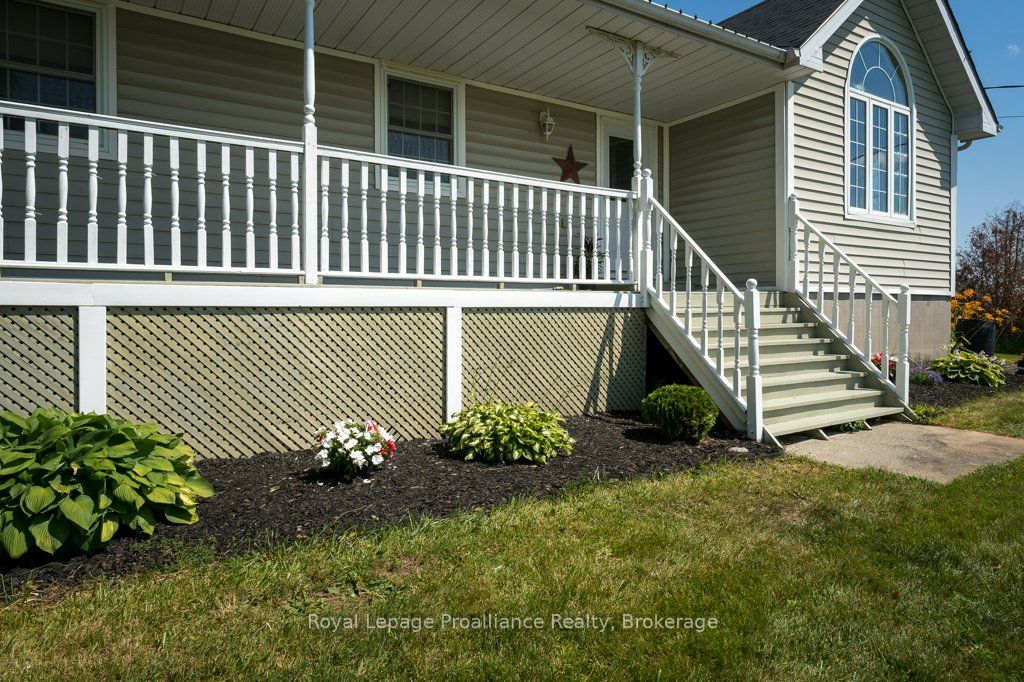 1075 Enright Road Property Photo 5