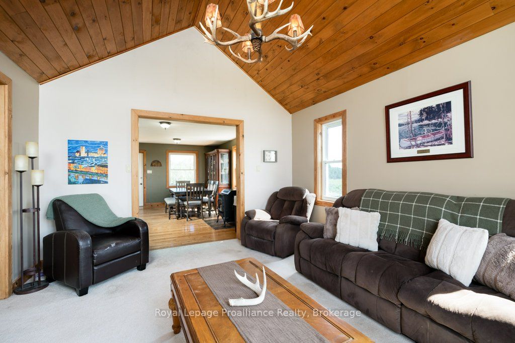 1075 Enright Road Property Photo 12