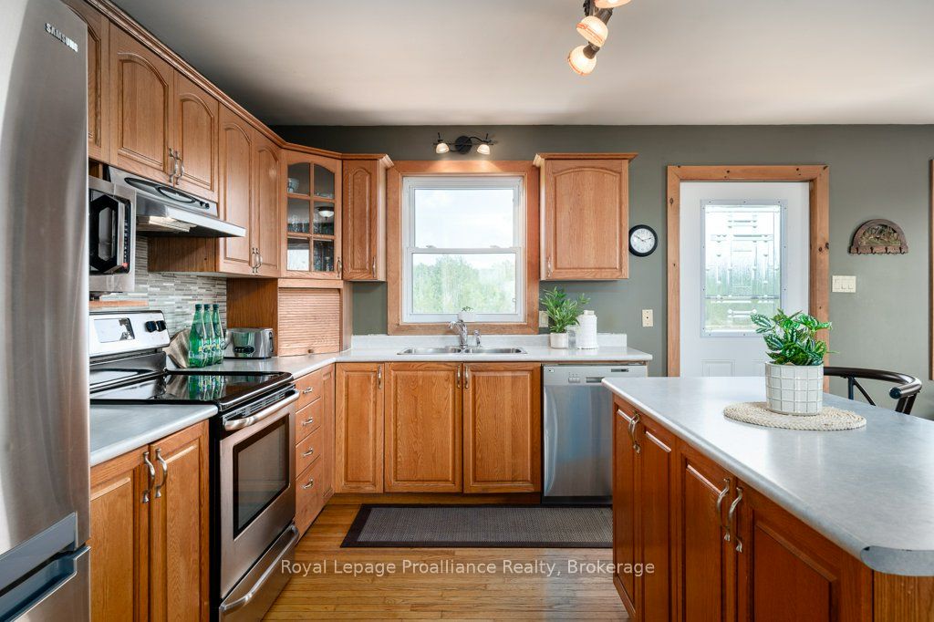 1075 Enright Road Property Photo 14