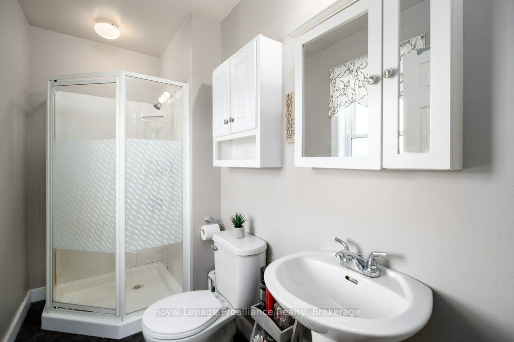 1075 Enright Road Property Photo 24