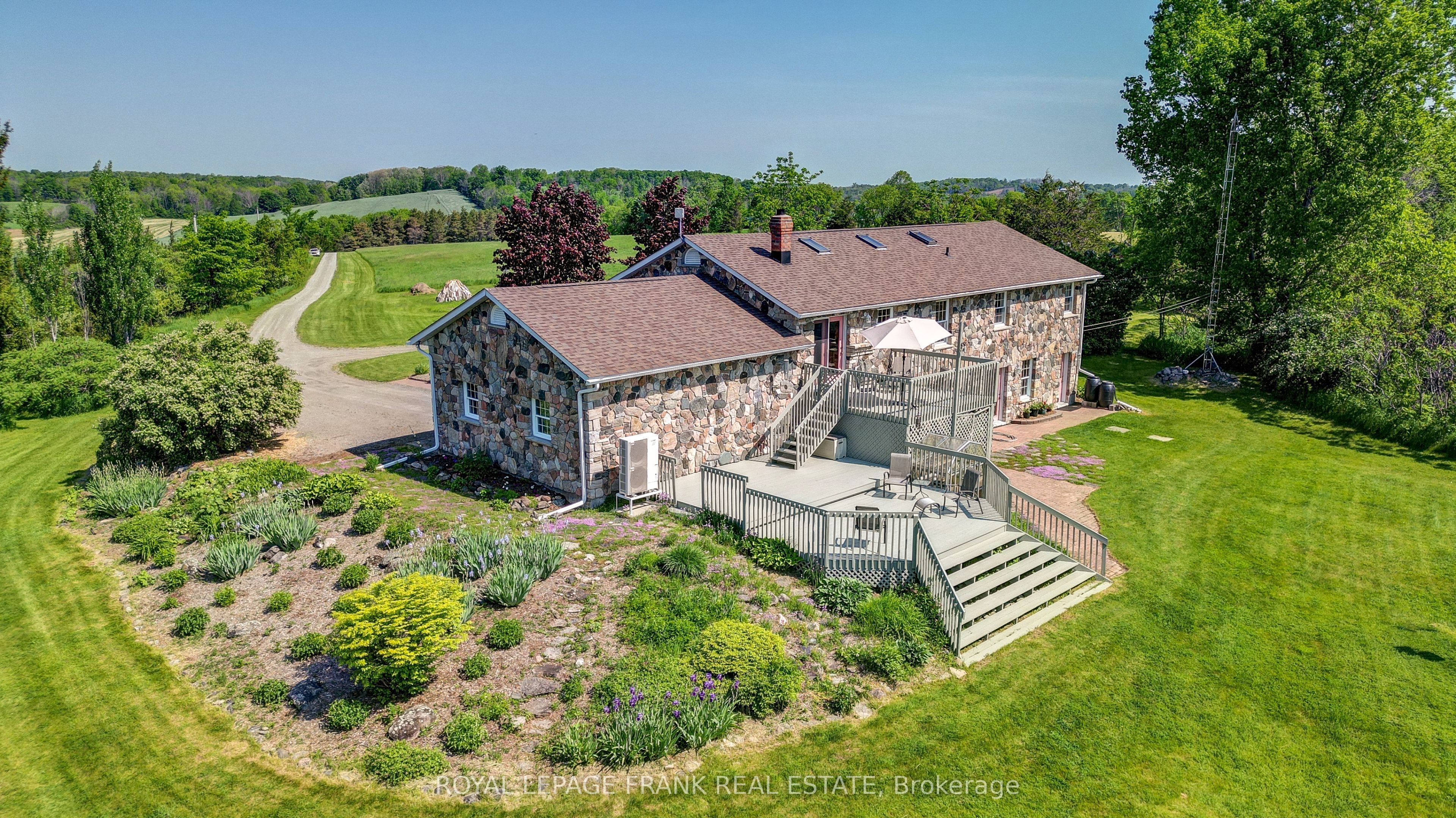 3071 5th Line E Property Photo 4