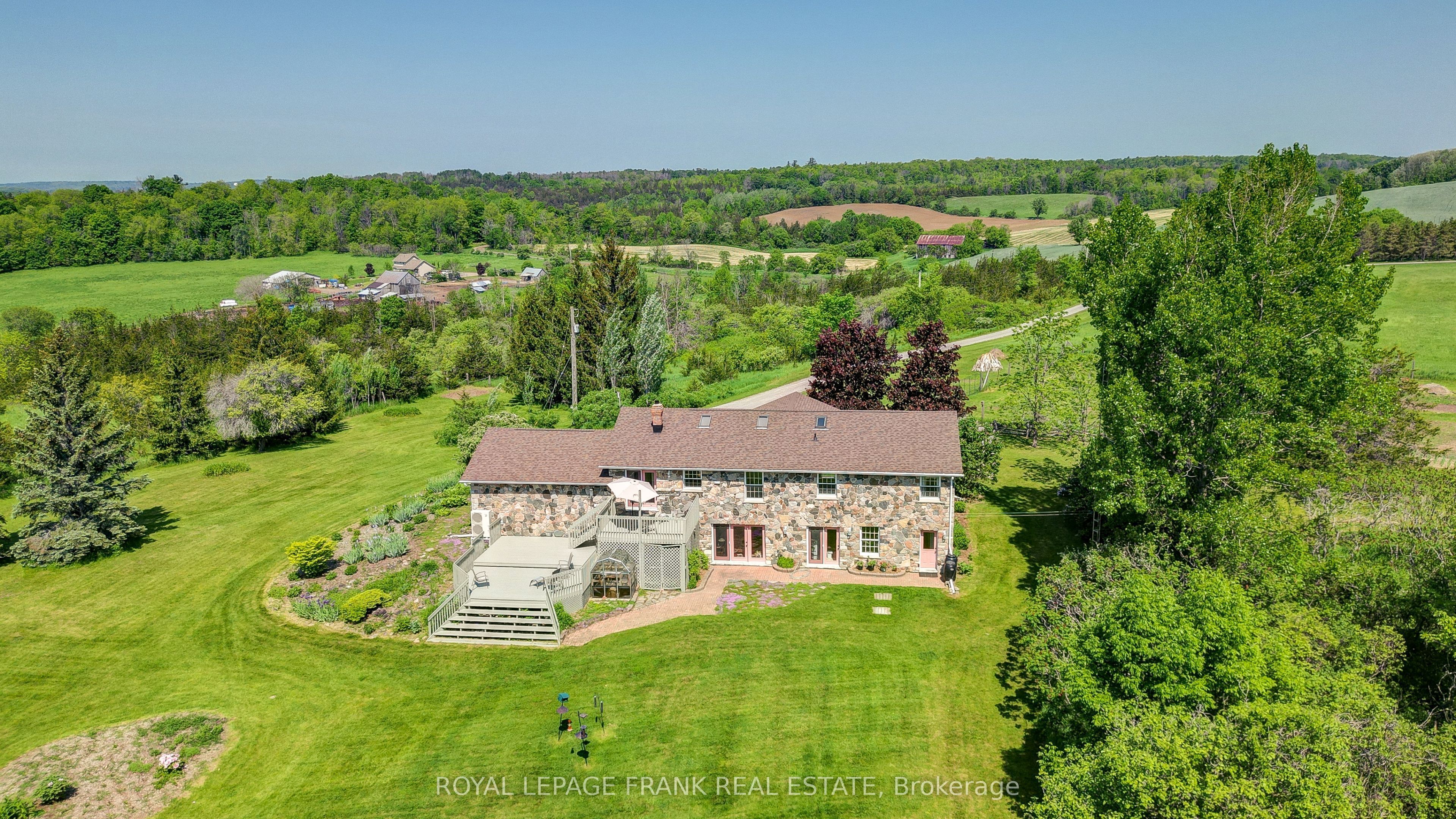 3071 5th Line E Property Photo 5