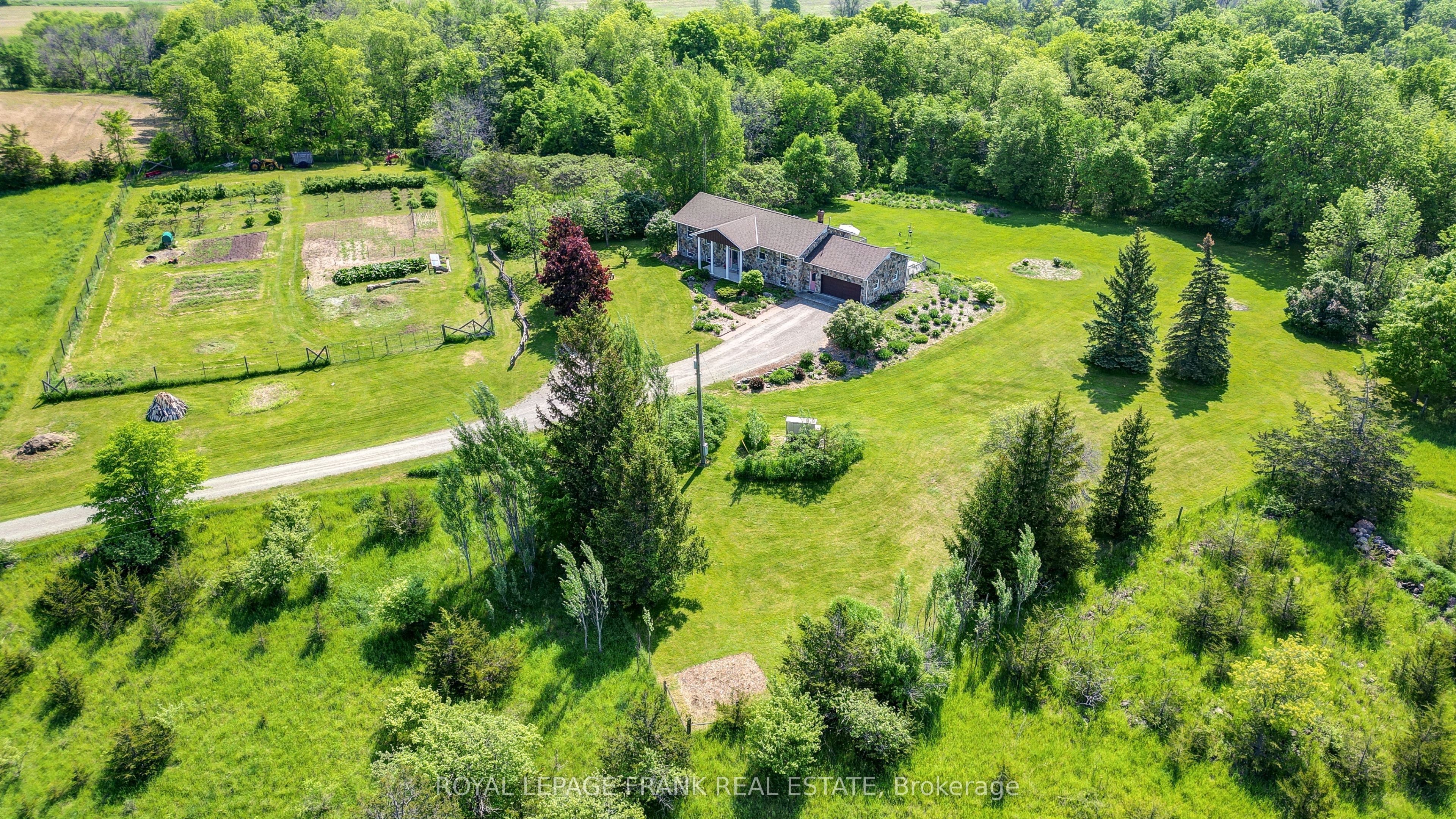 3071 5th Line E Property Photo 6