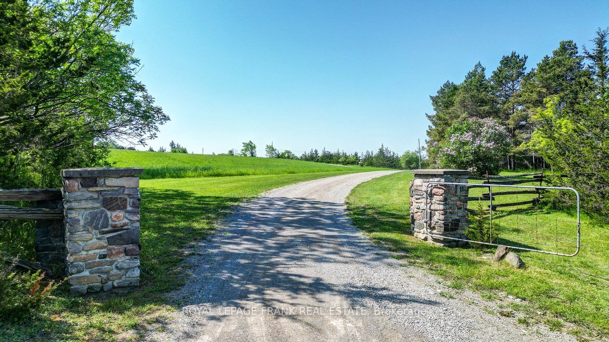 3071 5th Line E Property Photo 9