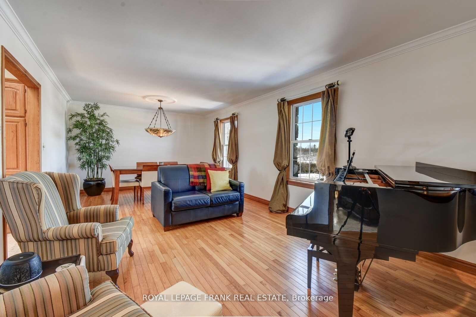 3071 5th Line E Property Photo 14