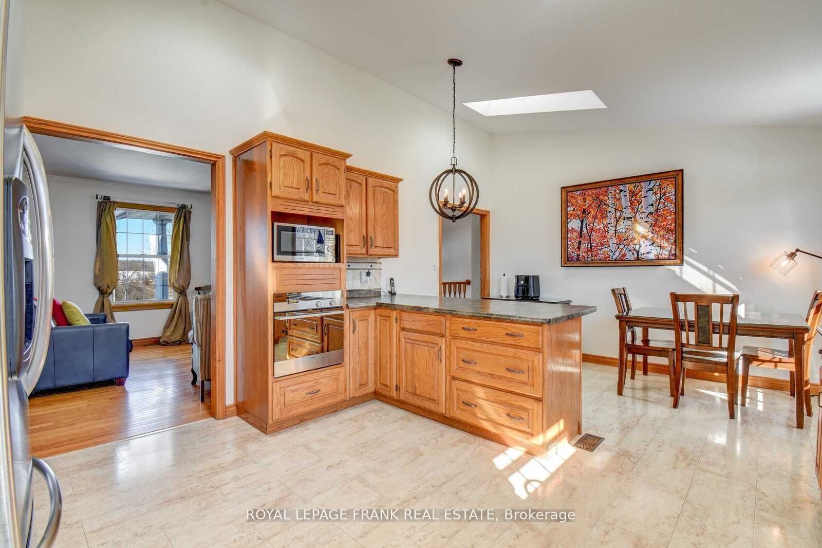 3071 5th Line E Property Photo 17