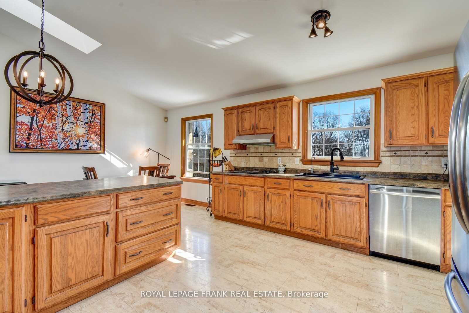 3071 5th Line E Property Photo 18