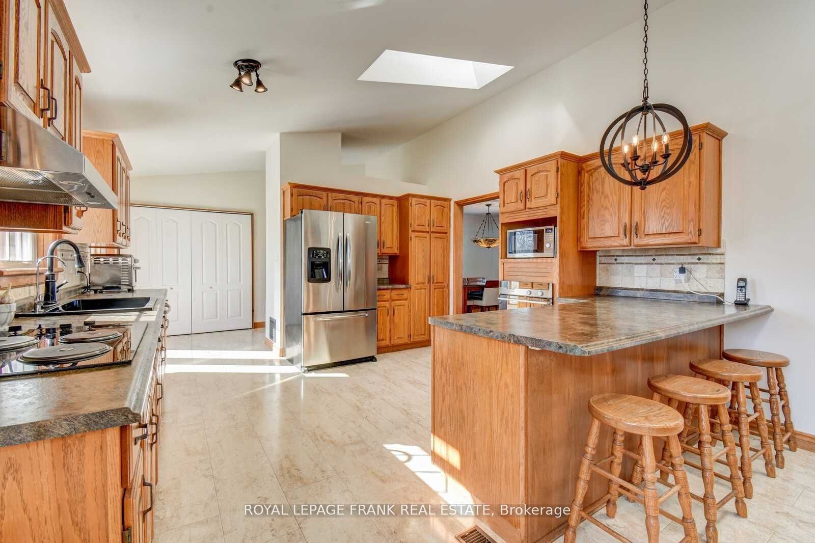 3071 5th Line E Property Photo 19