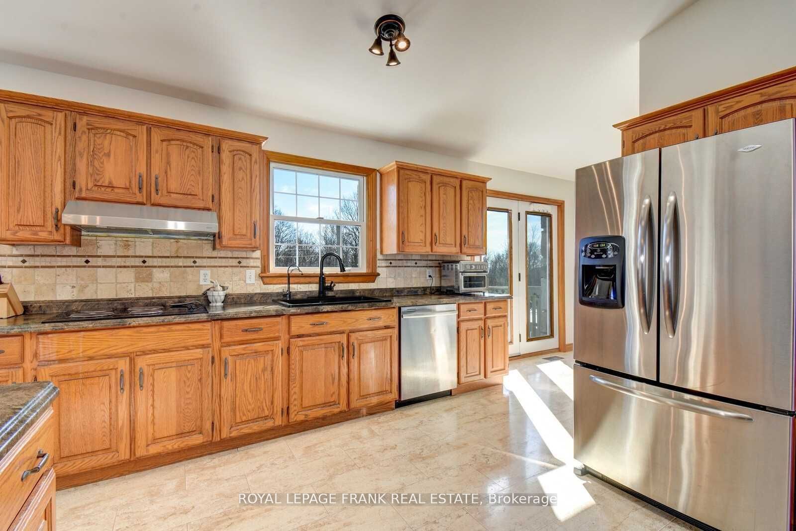 3071 5th Line E Property Photo 20