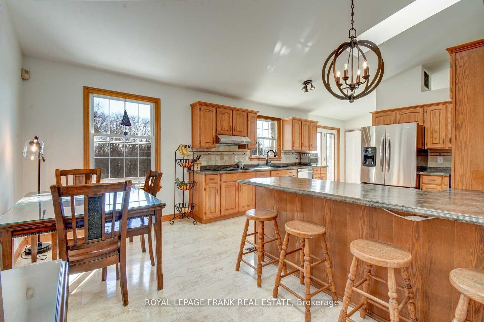 3071 5th Line E Property Photo 21