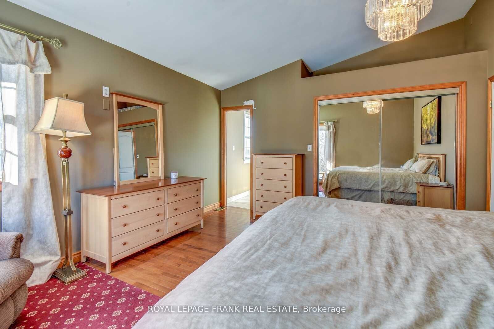 3071 5th Line E Property Photo 25