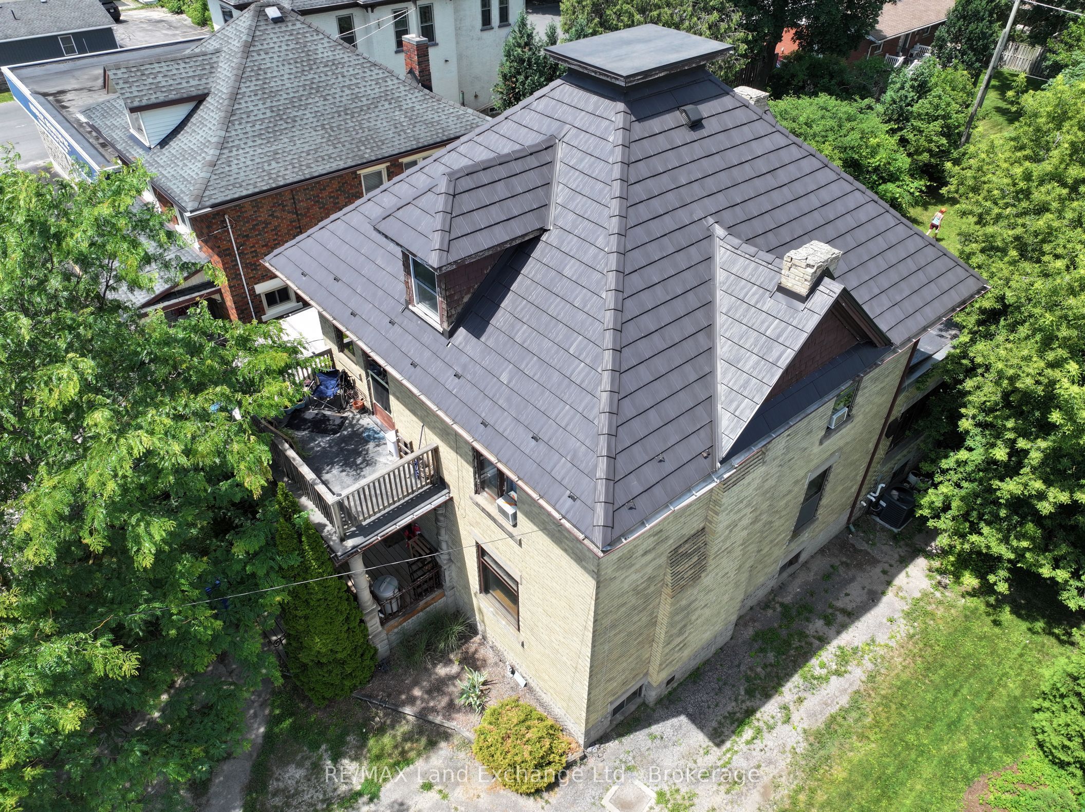 570 10th Street Property Photo 1