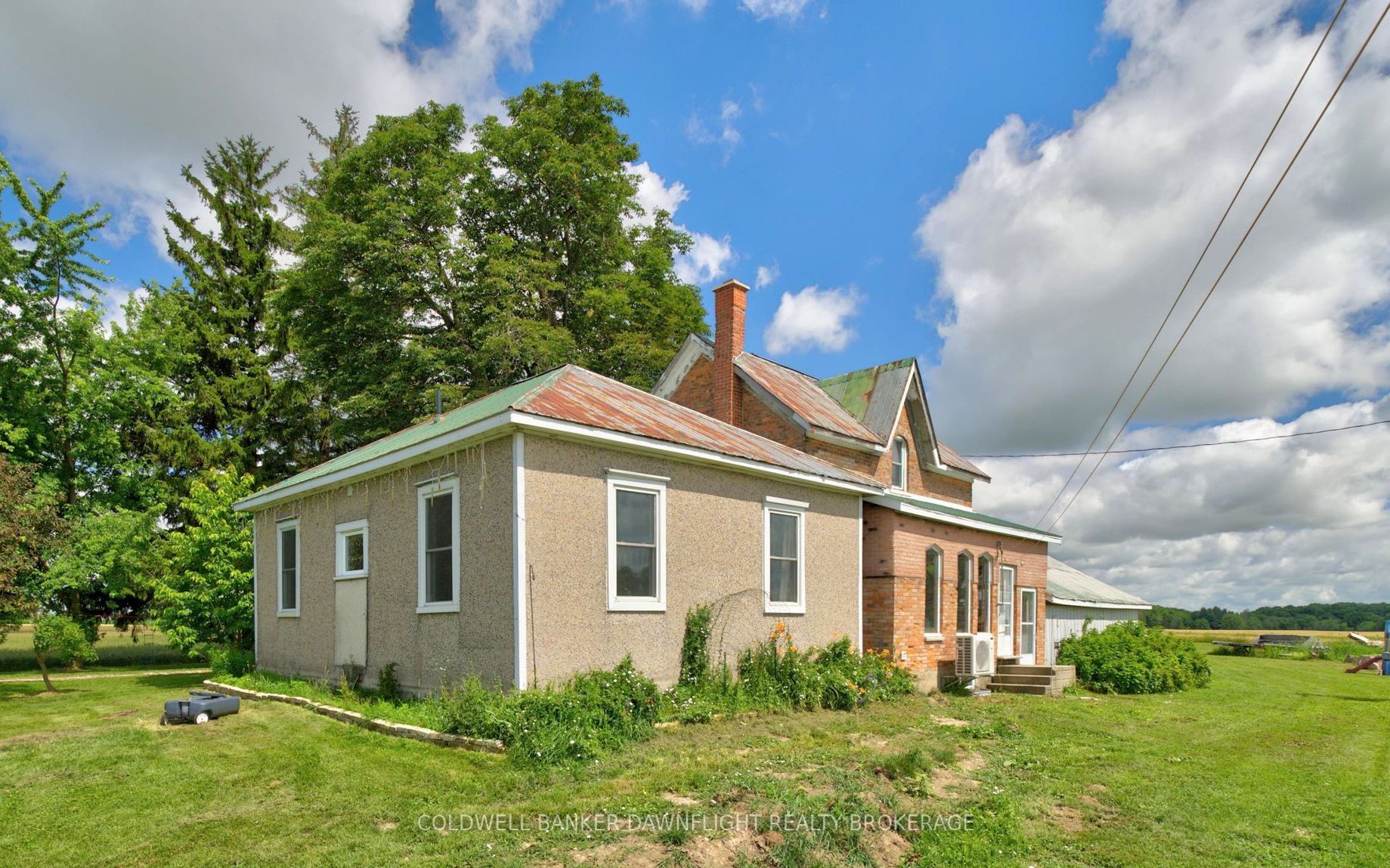 5740 32 Line Property Photo 1
